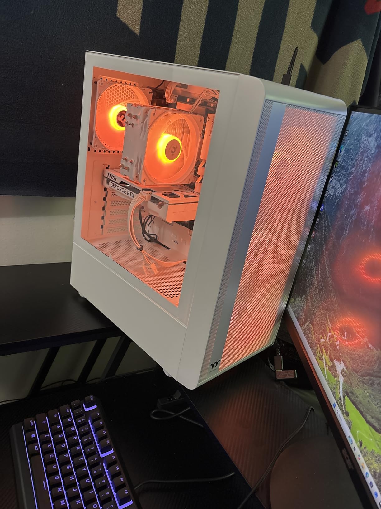 Thermaltake LCGS Quartz i1460 Gaming Desktop (Intel Core i5-14400F, ToughRam DDR4 3600Mhz 16GB RGB Memory, NVIDIA GeForce RTX 5060, 1TB NVMe M.2, WiFi, Windows 11) customer photo 1
