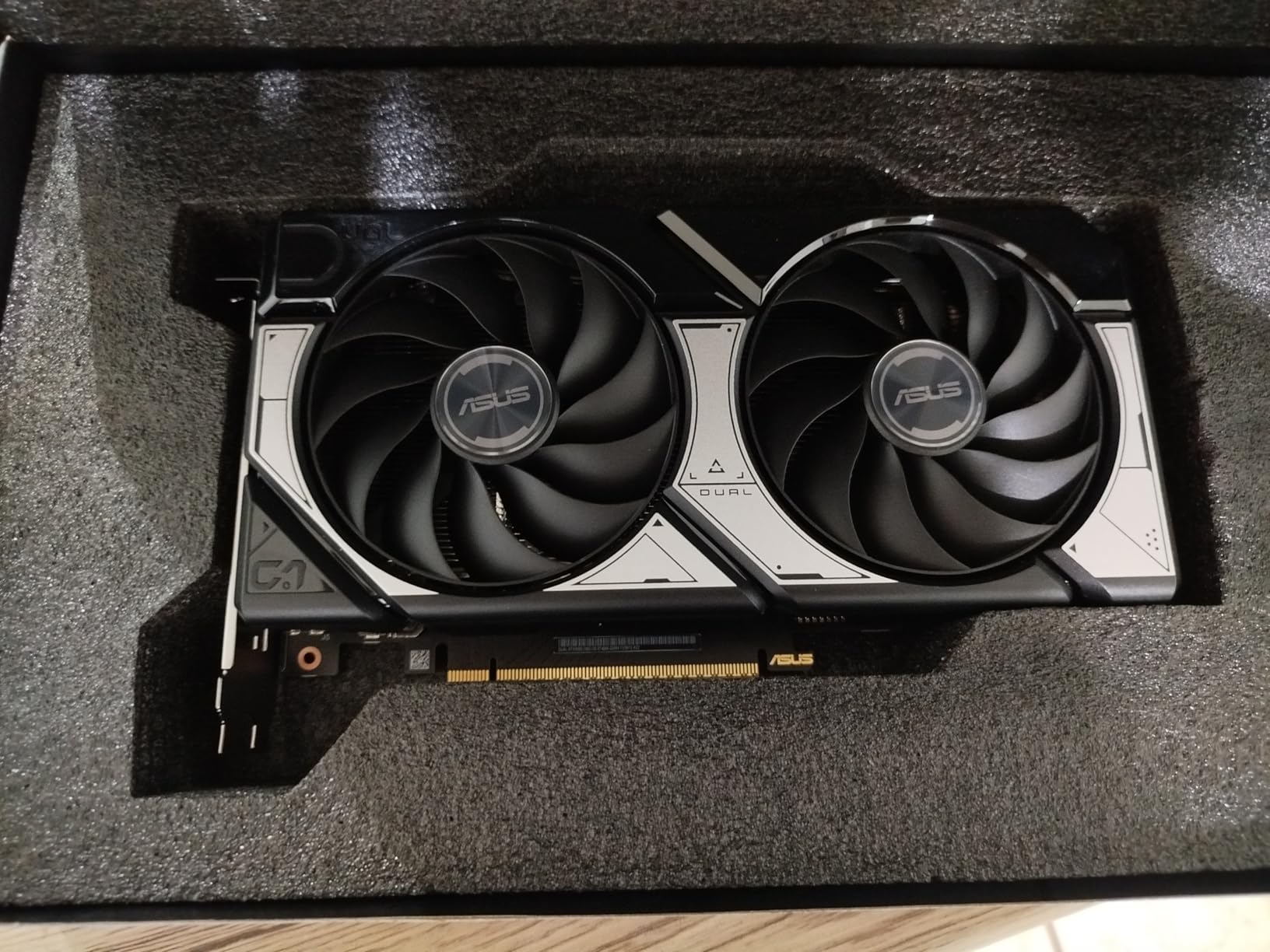 ASUS Dual NVIDIA GeForce RTX 5060 8GB GDDR7 OC Edition (PCIe 5.0, 8GB GDDR7, DLSS 4, HDMI 2.1b, DisplayPort 2.1b, 2.5-Slot Design, Axial-tech Fan Design, 0dB Technology), 3 Year Warranty customer photo 1
