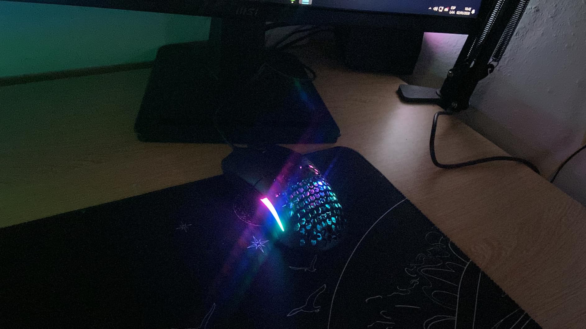 Glorious Model O Eternal Ultralight RGB Gaming Mouse - Wired - 55g Lightweight - 6 Programmable Buttons - Symmetrical Design - 12K DPI customer photo 1