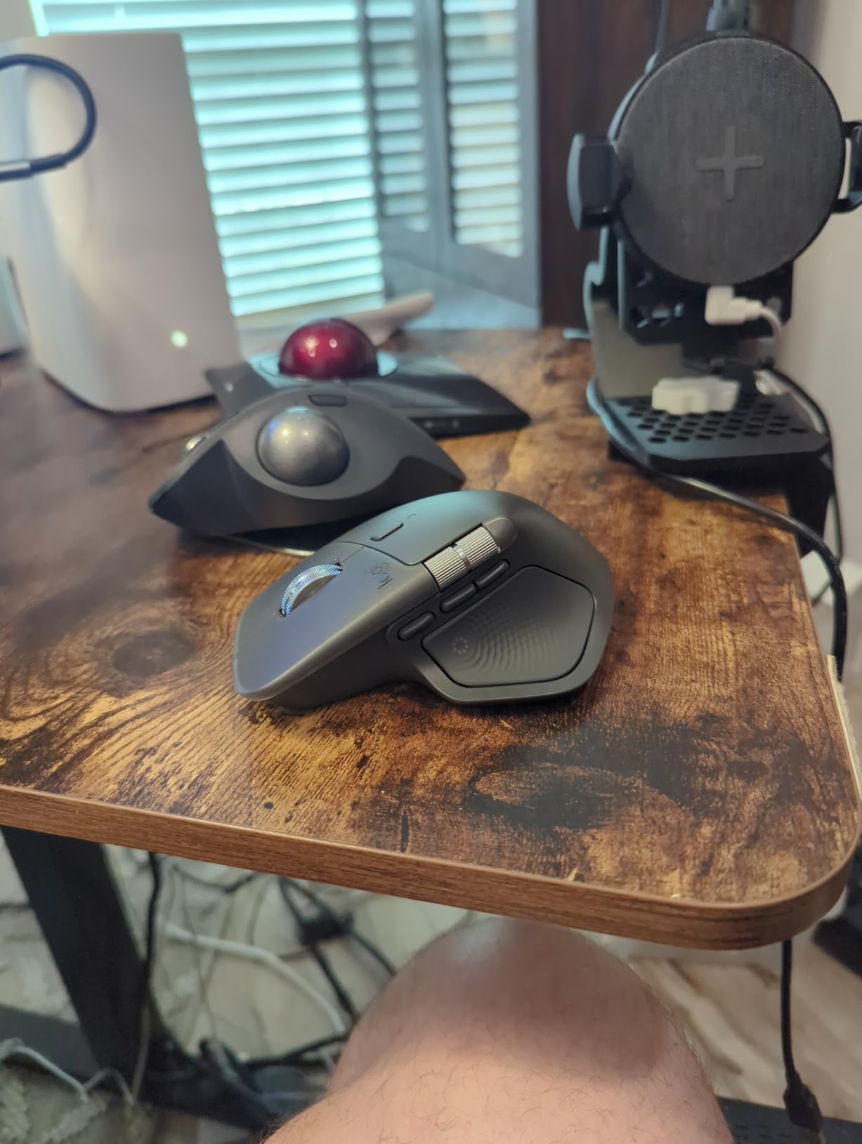 Logitech MX Master 4, Ergonomic Wireless Mouse with Advanced Performance Haptic Feedback, Ultra-Fast Scrolling, USB-C Charging, Bluetooth, Windows, MacOS - Graphite customer photo 1