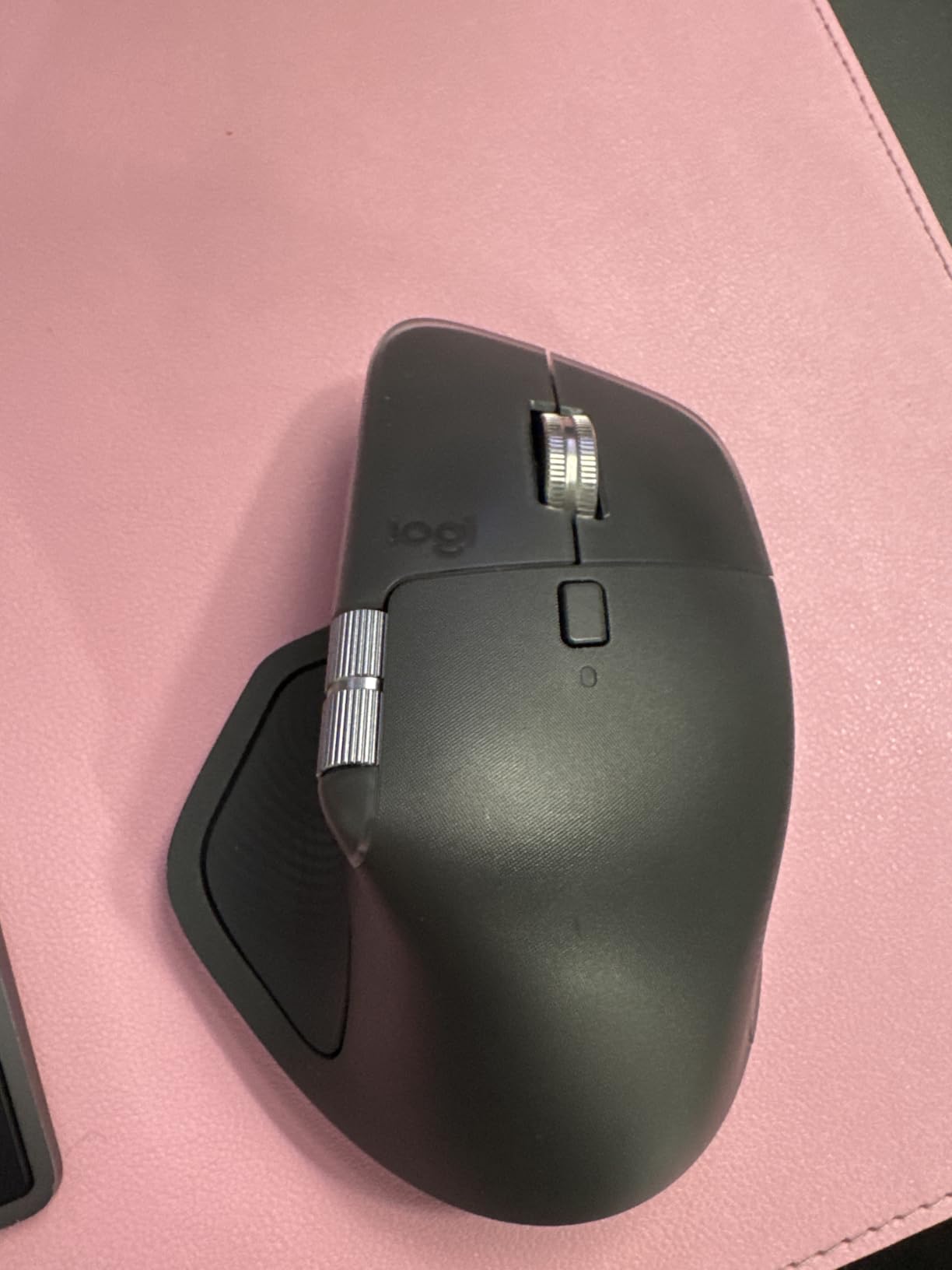 Logitech MX Master 4, Ergonomic Wireless Mouse with Advanced Performance Haptic Feedback, Ultra-Fast Scrolling, USB-C Charging, Bluetooth, Windows, MacOS - Graphite customer photo 2