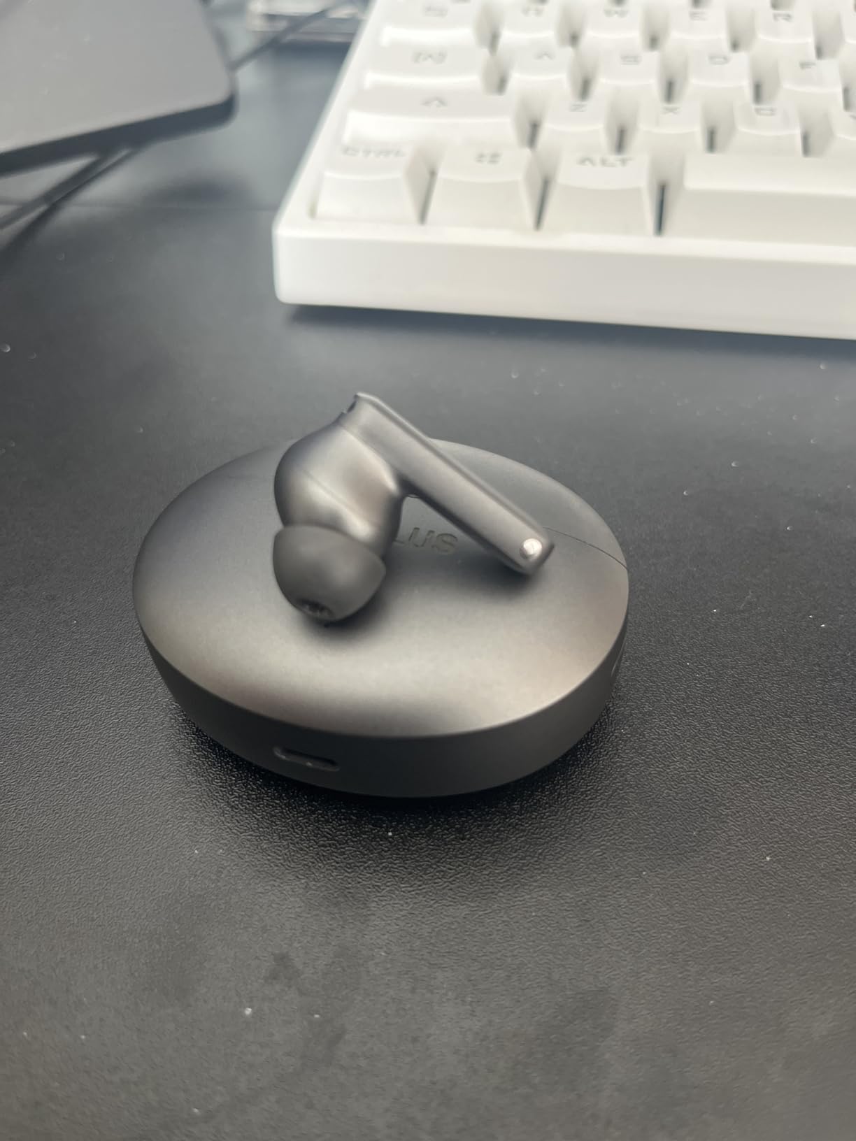 OnePlus Buds 4, Bluetooth Wireless Earbuds, Storm Gray, E513A, in-Ear Headphones with Active Noise Cancellation customer photo 1