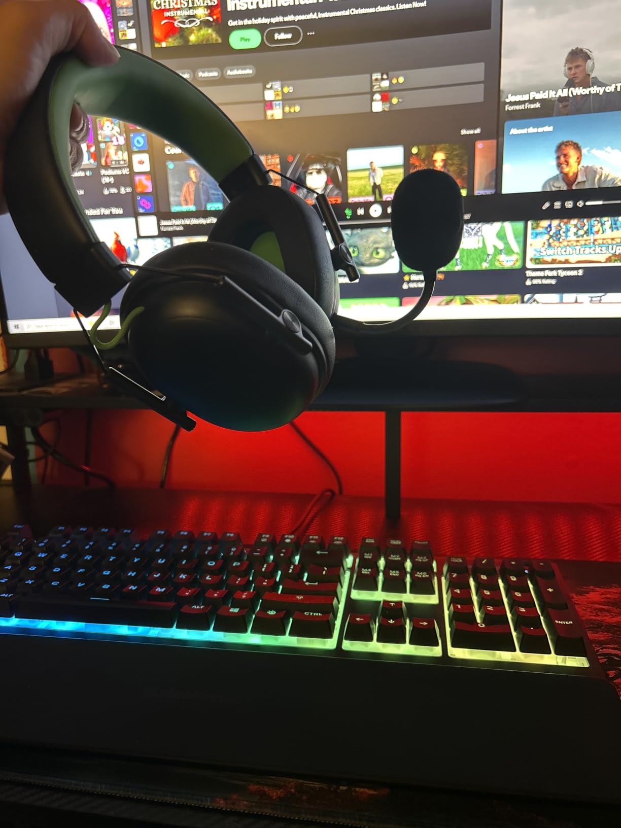 Razer BlackShark V3 X HyperSpeed Wireless Xbox Gaming Headset, Black | 50mm Drivers, Cardioid Mic, 2.4 GHz, Bluetooth, Works with PC, Mac, PS5, Nintendo Switch, Smartphone, 70 Hr Battery customer photo 1