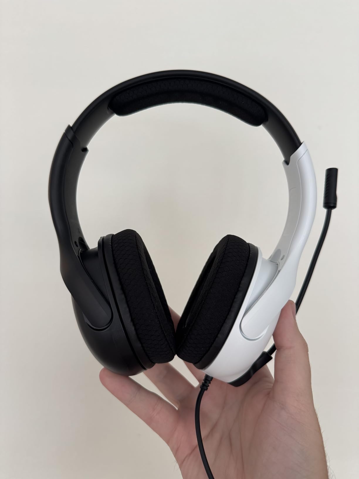 Turtle Beach Airlite Fit Wired Gaming Headset for Nintendo Switch 2, Lite | Also works with Nintendo Switch OLED, Flip-to-Mute Mic, Comfortable Ear Cushions, 40mm Speakers, Lightweight, Black & White customer photo 1