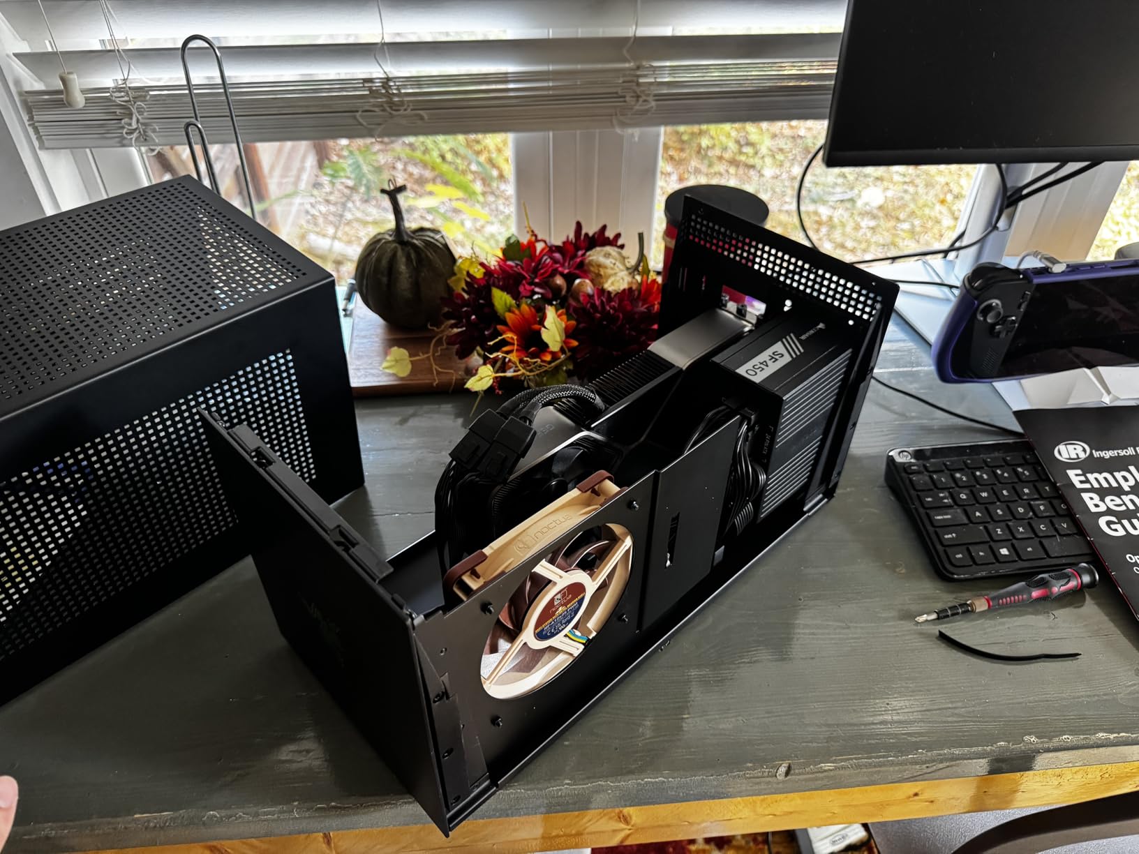 Razer Core X V2 External Graphics Enclosure (eGPU) | 4 Slot Wide NVIDIA/AMD Cards PCIe 4.0 Support, Compatible with Windows 11 Thunderbolt 4/5 and USB 4 Laptops & Devices customer photo 2