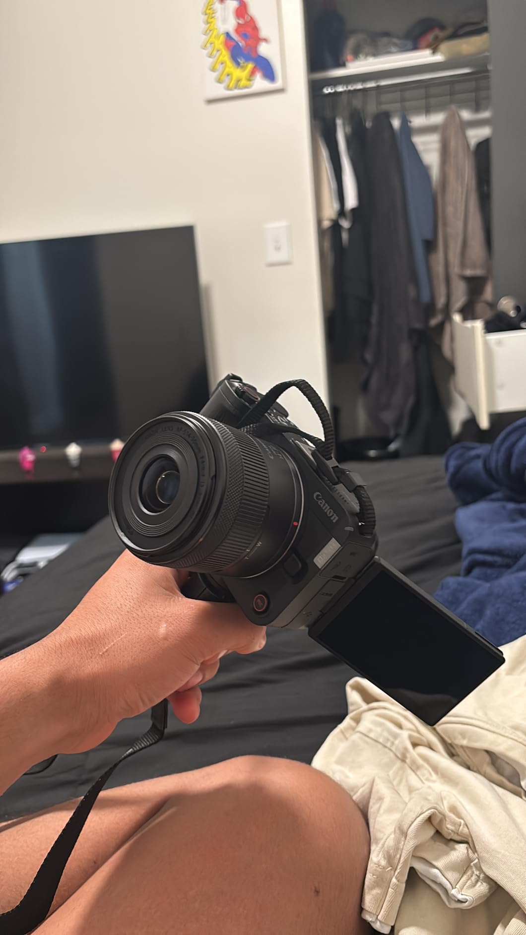 Canon EOS R50 V Mirrorless Camera with 14-30mm Lens Bundle | For Vlogging & Content Creation | 4K Video | Dual Pixel Autofocus | Flip Screen + 64GB Memory Card + Camera Bag customer photo 1