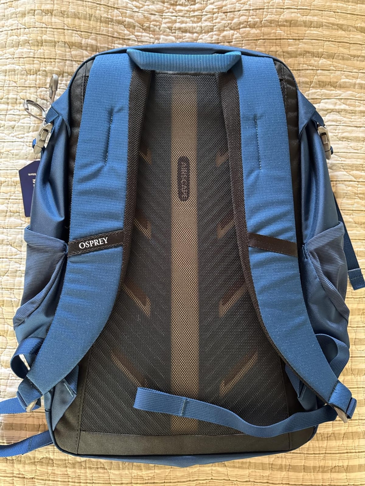 Osprey Axis Laptop Backpack - Sleek Everyday Pack with Laptop Sleeve, Water Bottle Pockets & Compression Straps customer photo 1