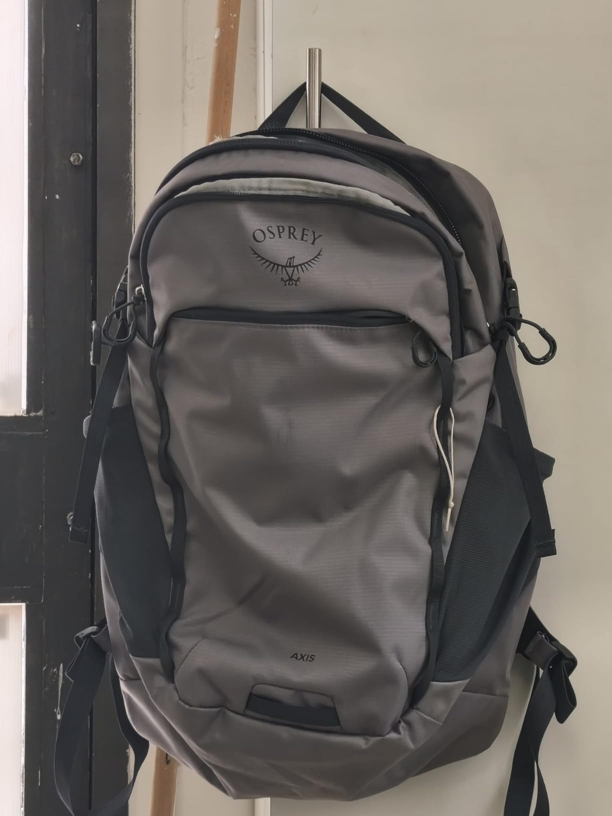 Osprey Axis Laptop Backpack - Sleek Everyday Pack with Laptop Sleeve, Water Bottle Pockets & Compression Straps customer photo 2
