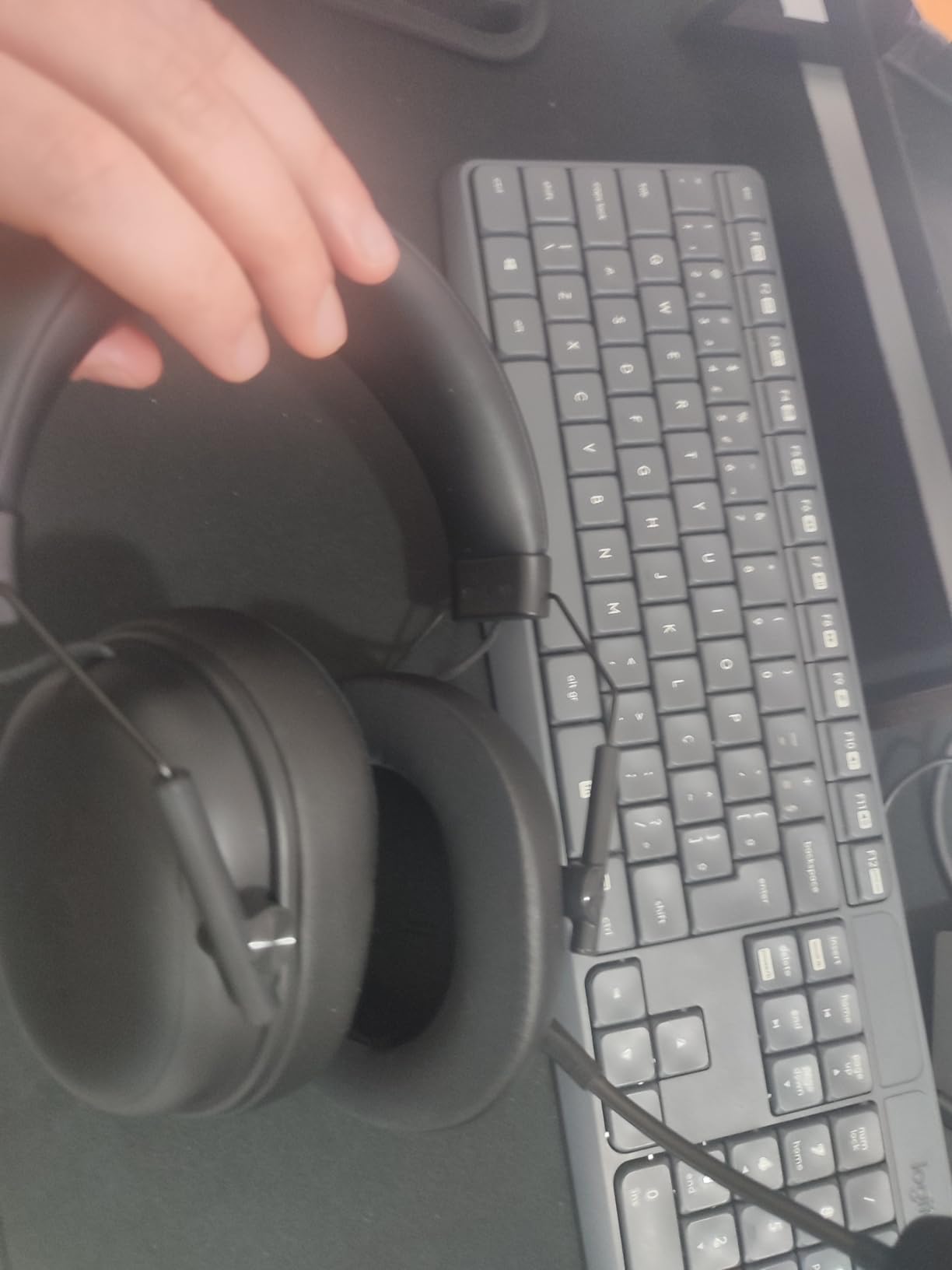 Razer BlackShark V3 X HyperSpeed Wireless PC Gaming Headset, Black | 50mm Drivers, Cardioid Mic, 2.4 GHz, Bluetooth, USB, Works with Mac, PS5, Nintendo Switch, Smartphone, 70 Hr Battery customer photo 2
