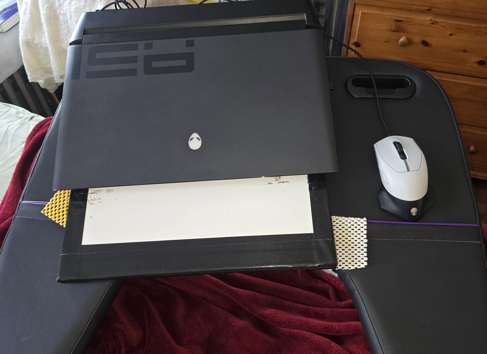 SAIJI Laptop Lap Desk for Bed & Couch with Soft Armrest, Bed Desk Table | Ergonomic Curved Design, Soft Padded Armrests, Height & tilt angles Adjustable, Foldable & Versatile Surface customer photo 1