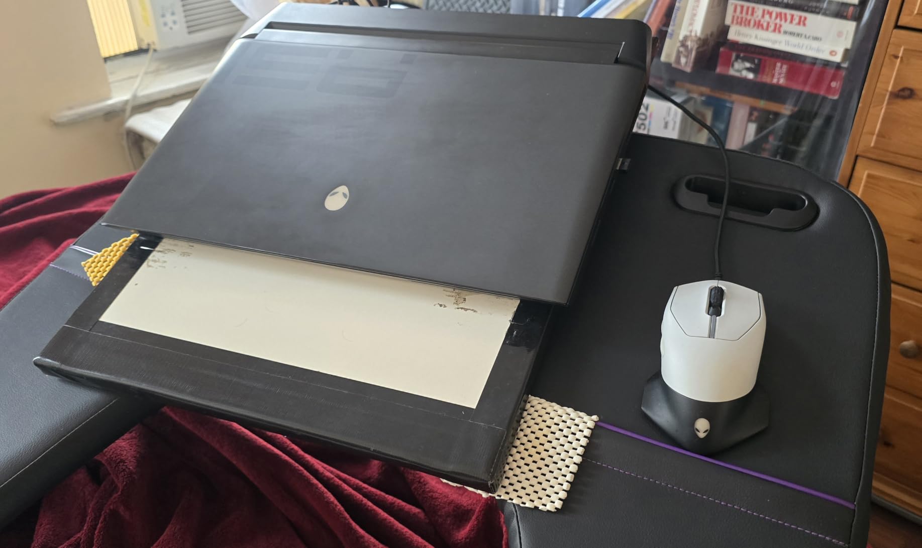 SAIJI Laptop Lap Desk for Bed & Couch with Soft Armrest, Bed Desk Table | Ergonomic Curved Design, Soft Padded Armrests, Height & tilt angles Adjustable, Foldable & Versatile Surface customer photo 2