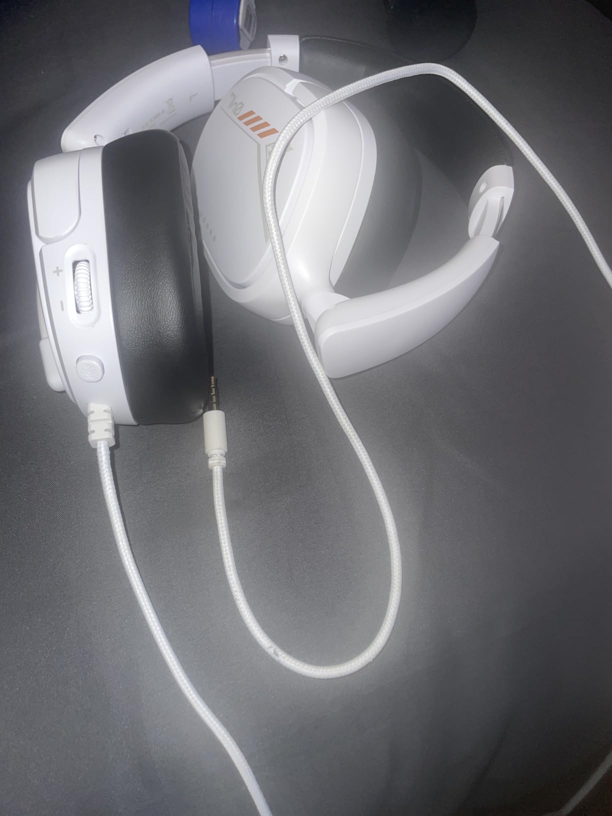NUBWO HG04L Gaming Headset for PS5/PS4, Xbox Series X|S/Xbox One, Switch - 250g Lightweight, Clear Unidirectional Mic, Soft Memory Earmuffs, 3.5mm Jack for Gaming & Work (Splitter not Included) customer photo 1
