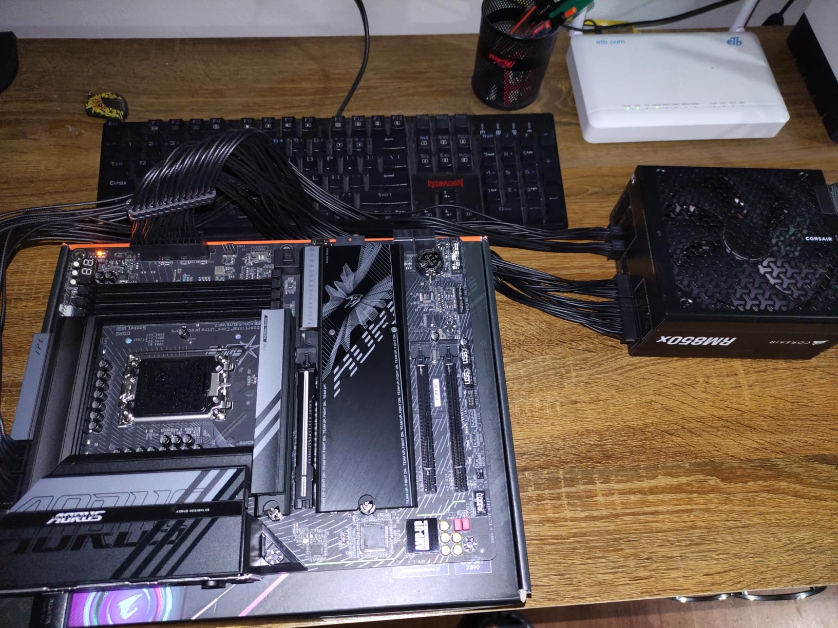 CORSAIR RM850x ATX 3.1 PCIe 5.1 Ready Fully Modular 850W Power Supply - Low-Noise, Cybenetics Gold Efficiency, Native 12V-2x6 Connector - Black customer photo 2