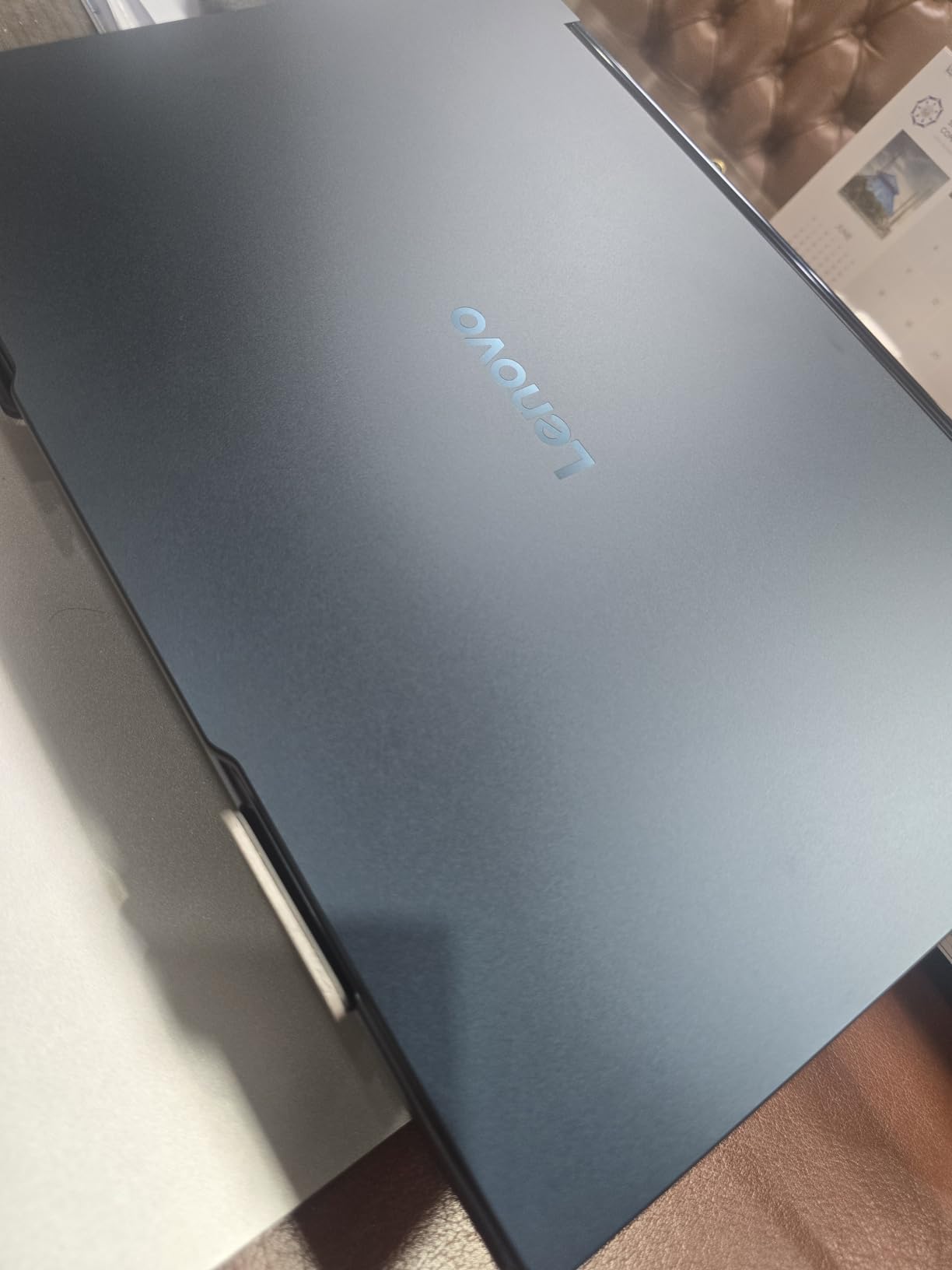 Lenovo Yoga 9i 2-in-1 Aura Edition with 14