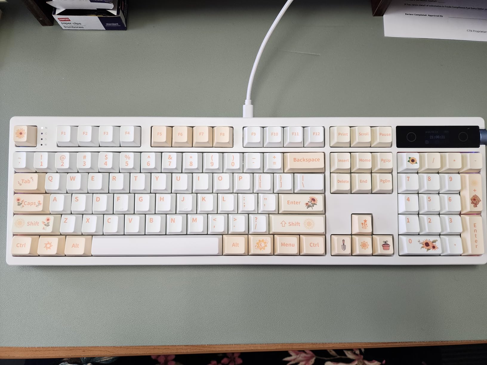 EPOMAKER TH108 PRO Full Size Mechanical Keyboard with Screen & Knob | Wireless Gaming Keyboard with 10000mAh, Creamy Gasket, Hot Swap, Custom Driver, RGB Backlight (White, Sea Salt Silent) customer photo 2