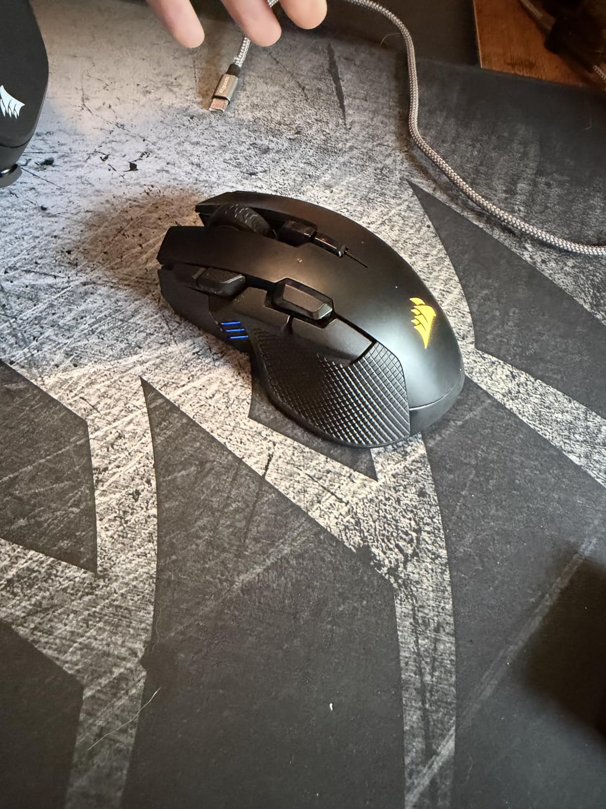 Corsair IRONCLAW Wireless SE Gaming Mouse - Black | 26,000 DPI, Ergonomic Design for Larger Hands, 10 Programmable Buttons, for MOBA, FPS, MMO customer photo 2