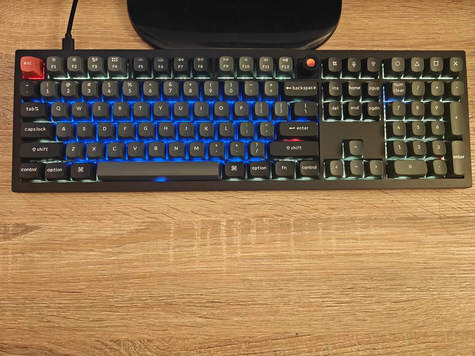 Keychron V6 8K Full Size Wired Mechanical Keyboard with Programmable Knob, 8000 Hz Polling Rate, OSA PBT Keycaps, Hot-swappable Super Red Switchs, RGB Backlit for Mac Windows Linux customer photo 1