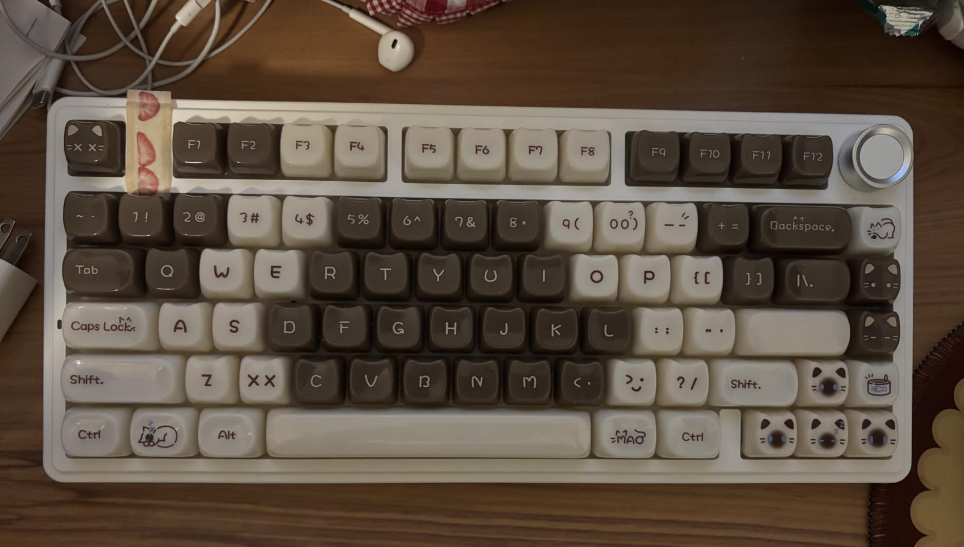 AULA F75 75% Wireless Mechanical Keyboard, Hot Swappable Creamy Keyboard, Pre-lubed Linear Switches, 2.4GHz/Type-C/BT5.0, RGB Backlit Gaming Keyboards(White&Brown) customer photo 1
