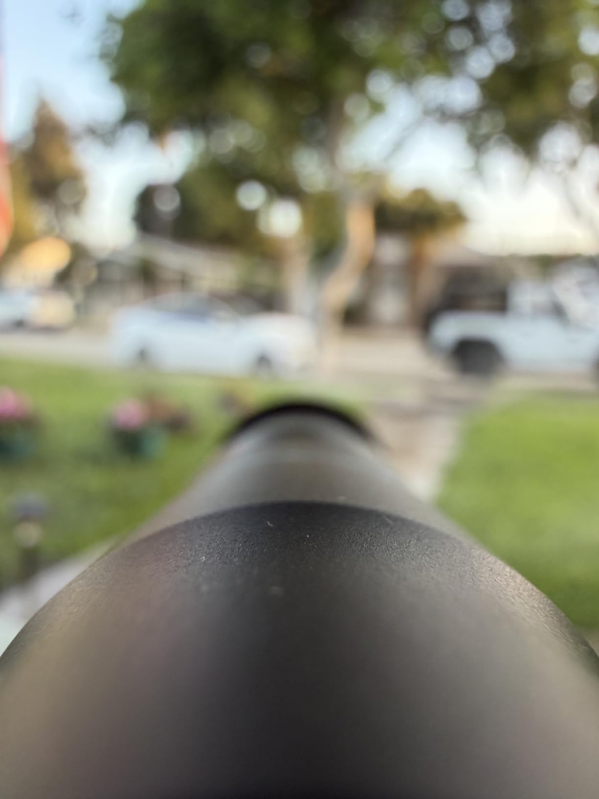 APEXEL 10X Tele-Macro Pro Dual Lens 2-in-1 Compatible with iPhone 15 Pro | 10x Telephoto & Macro Lens - Aluminum alloy & optical glass | For concerts, travel, outdoor exploration | Pro photography customer photo 1