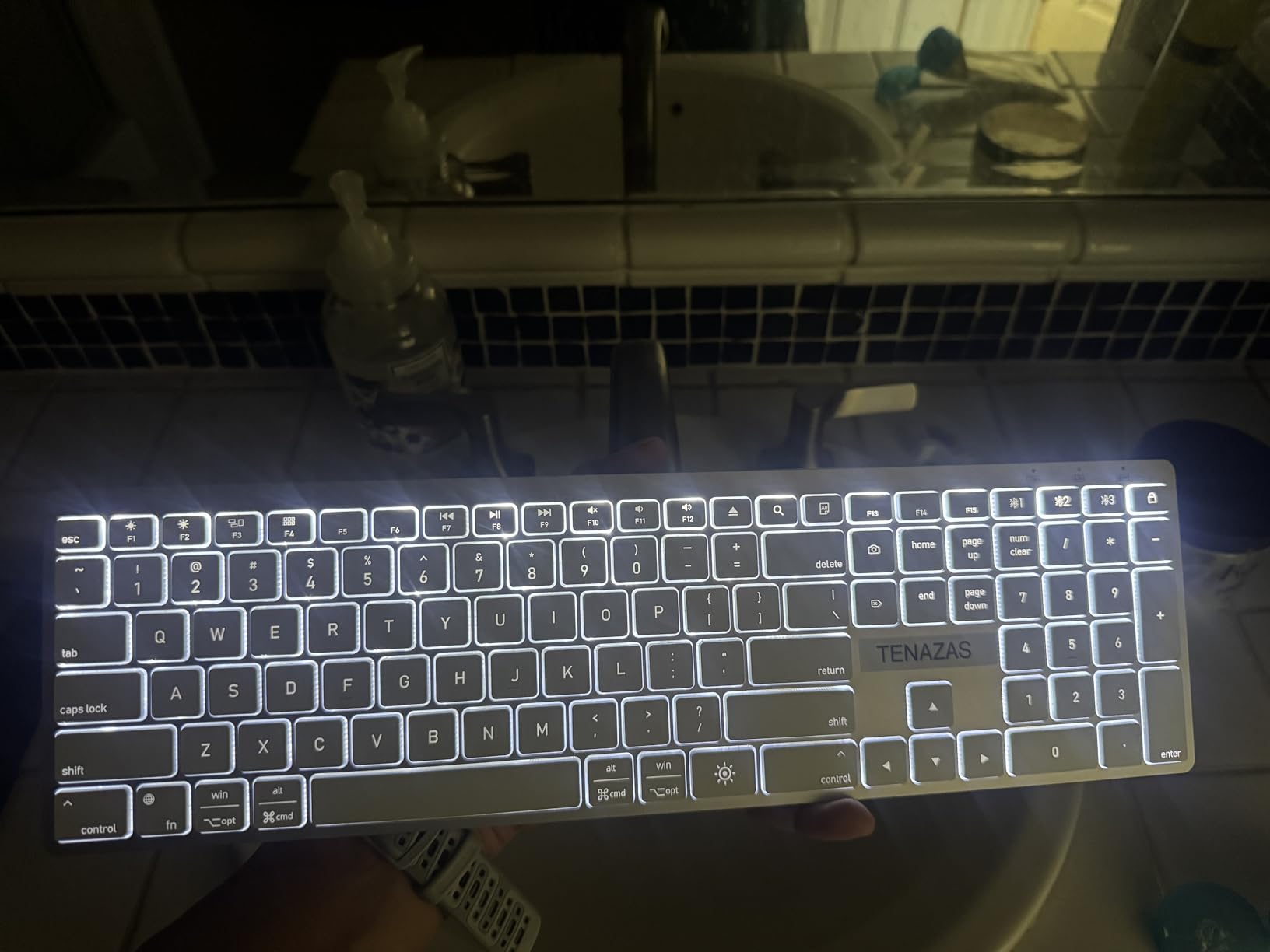 TECKNET Premium Bluetooth Keyboard for Mac, MacBook Pro/Air, iMac, White | 3 Bluetooth Channels, Matte Finished Coating, Metallic-Style Panel, White Backlight, Rechargeable 1600mAh, Full Size, Quiet customer photo 2