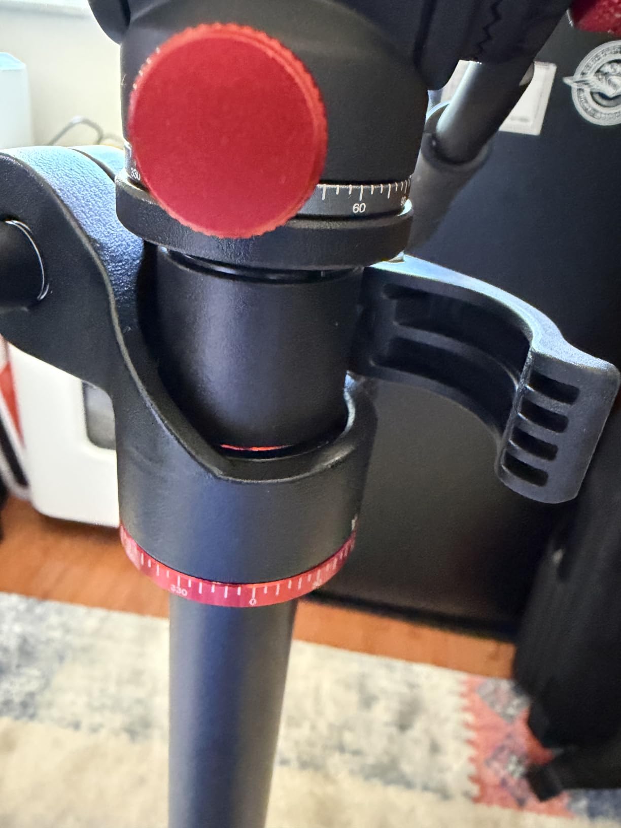 NEEWER Basics Overhead Camera Tripod Monopod with Fluid Head & Horizontal Center Column, 75.4 Inch Tall Metal DSLR Video Travel Stand, Arca Type QR Plate & Reversible Legs, Max Load 17.6 lb, TP015 customer photo 2