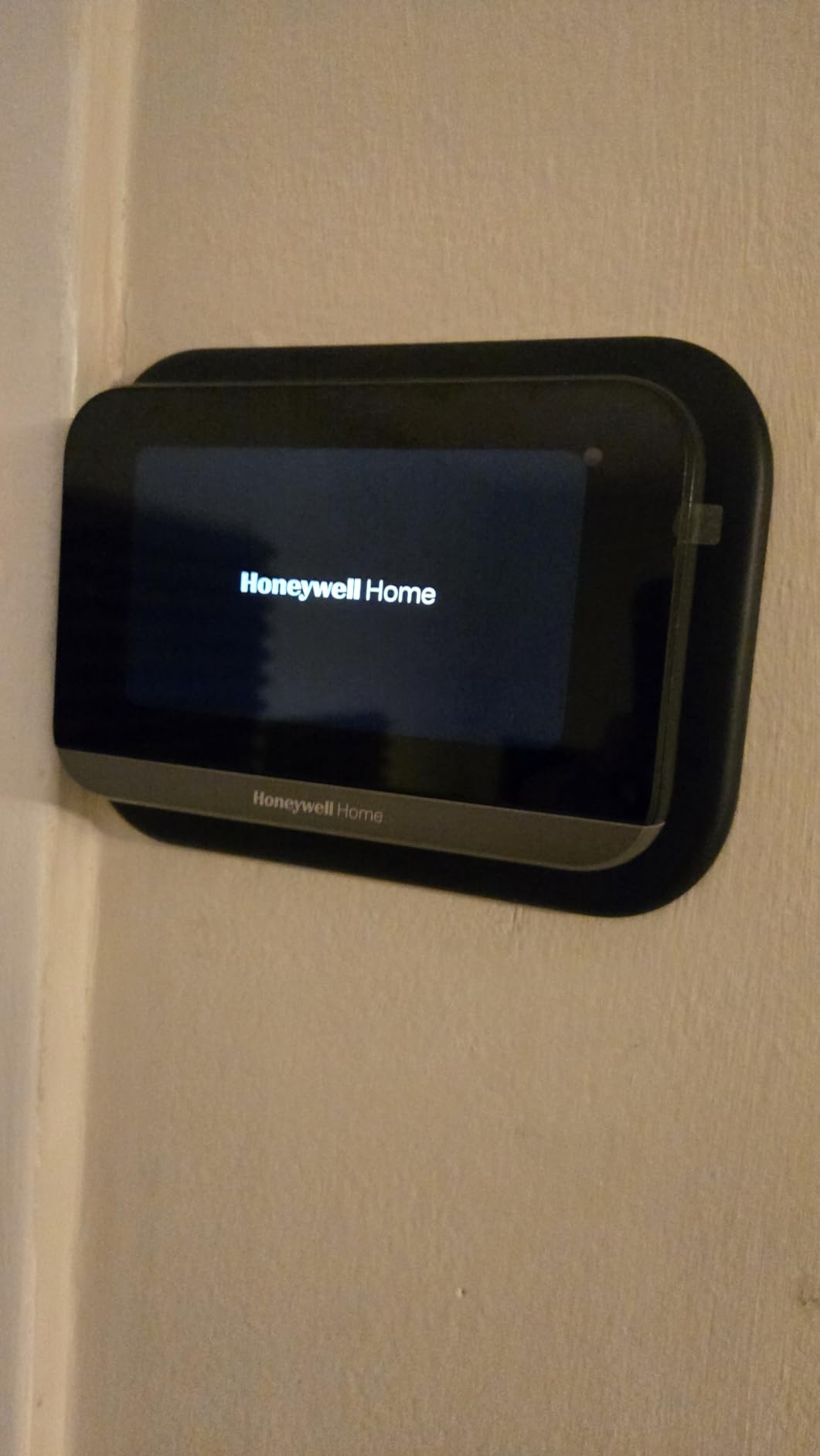 Honeywell Home X7S Smart Wi-Fi Programmable Thermostat, Black customer photo 1