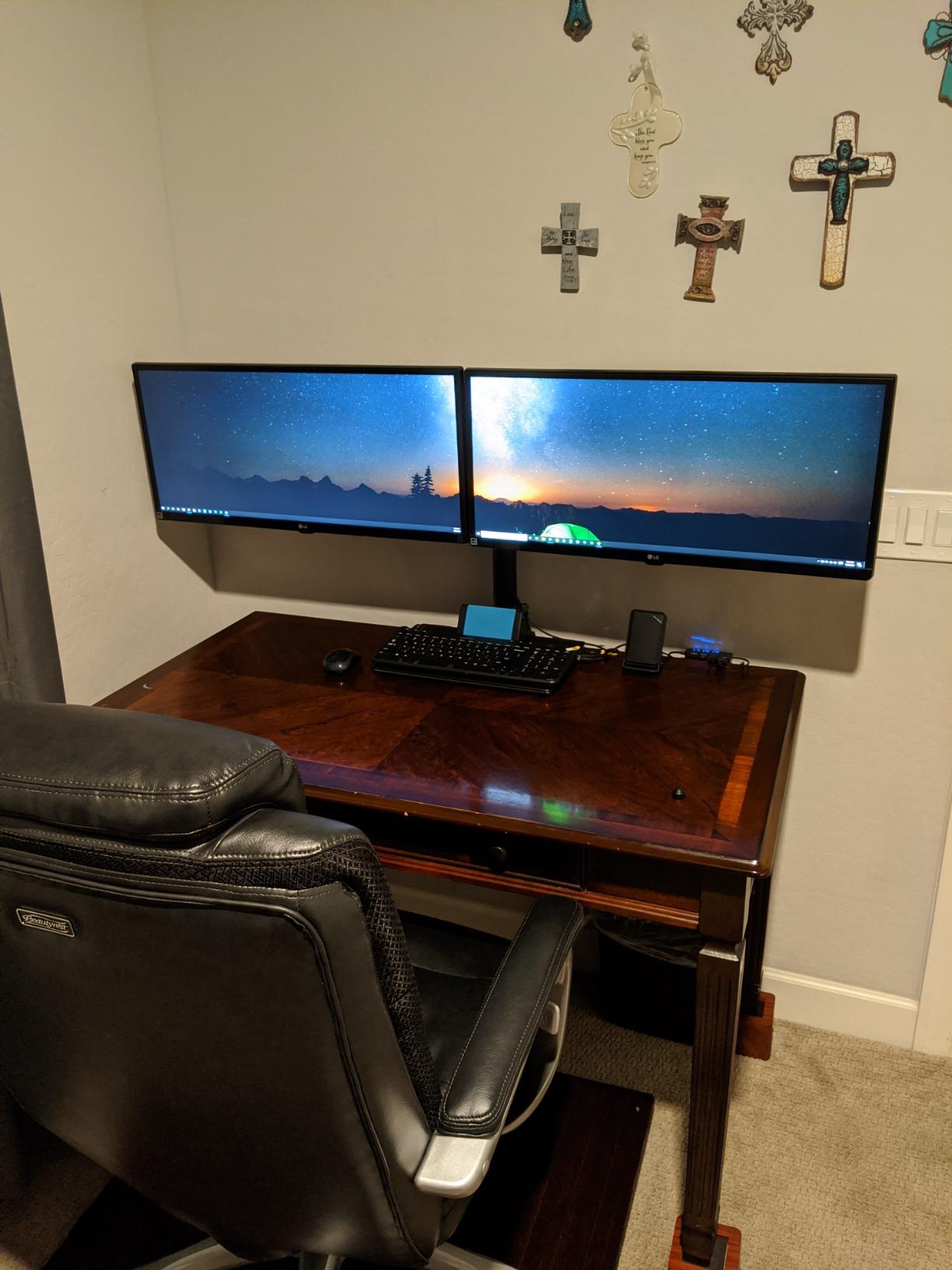 FlexiSpot Ultrawide Monitor Arm, Monitor Stand for 17 to 49 inch Screens Holds up to 44 Lbs, Adjustable Gas Spring Arm with C Clamp & Grommet Base for Gaming Office, 75/100 VESA Mount, Black customer photo 1