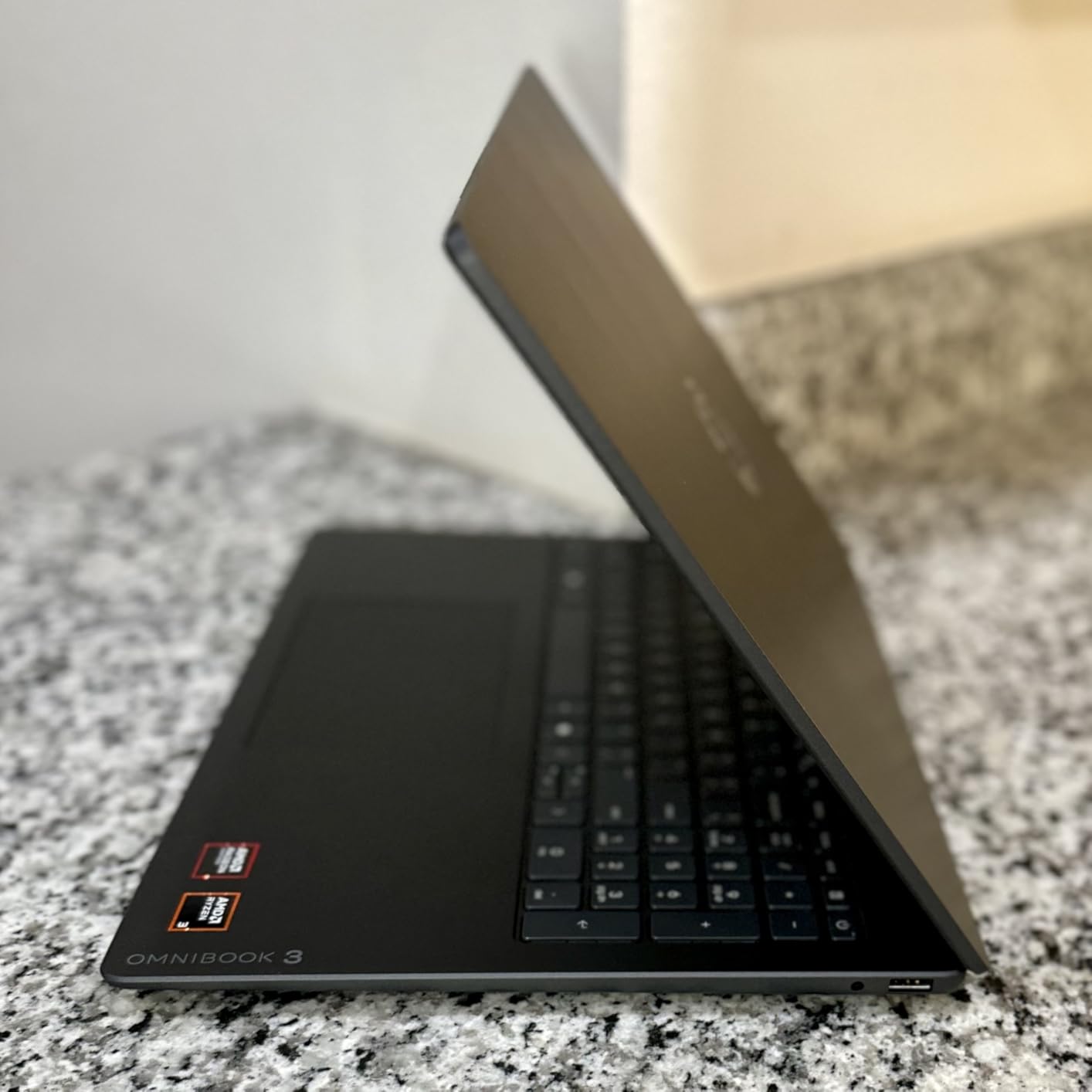 HP OmniBook 3 16 inch Laptop PC, 2K Touchscreen, AMD Ryzen 3 30, 8 GB RAM, 256 GB SSD, AMD Radeon 610M GPU, Windows 11 Home, Mica Silver, 16-by0199nr customer photo 2