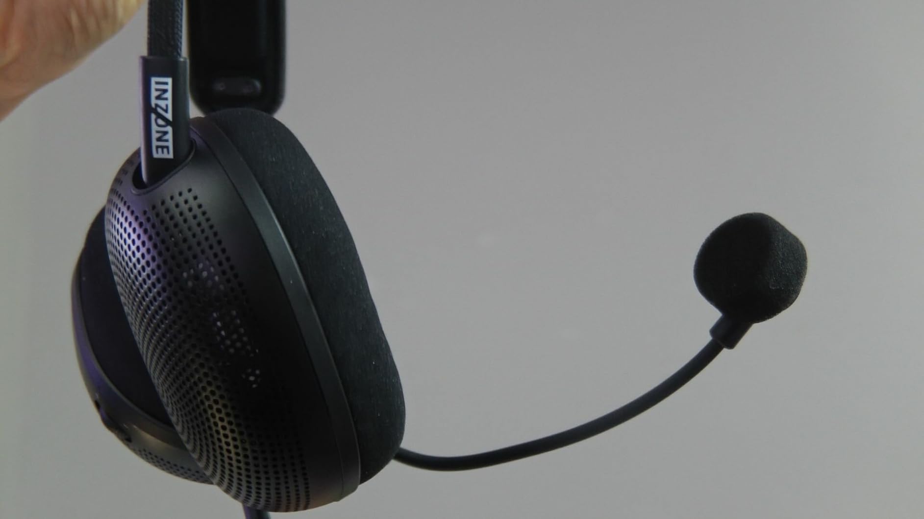 Sony INZONE H6 Air Wired Open-Back Gaming Headset with Mic, Black customer photo 1