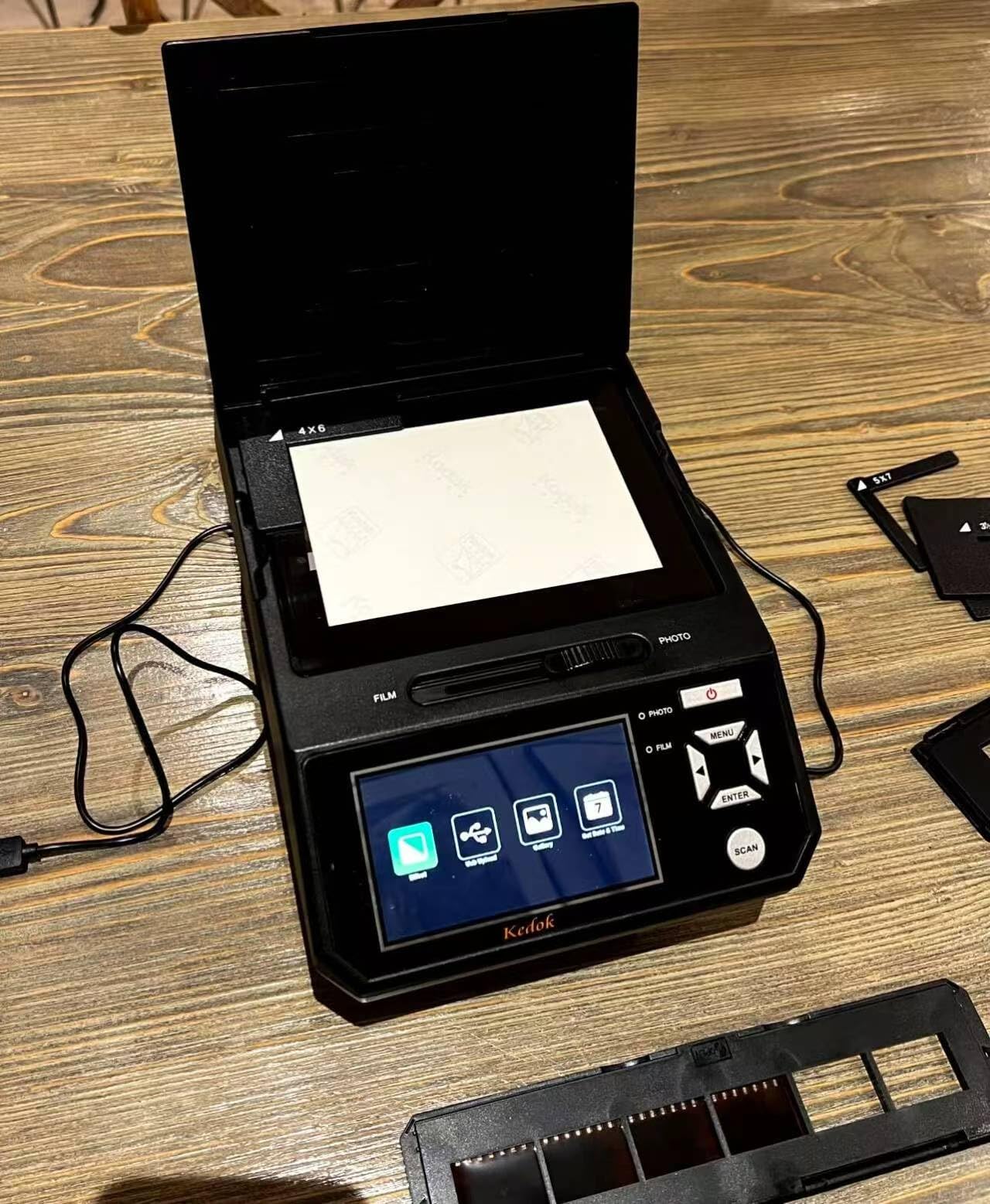 Photo Scanner and Film Digitizer with 5