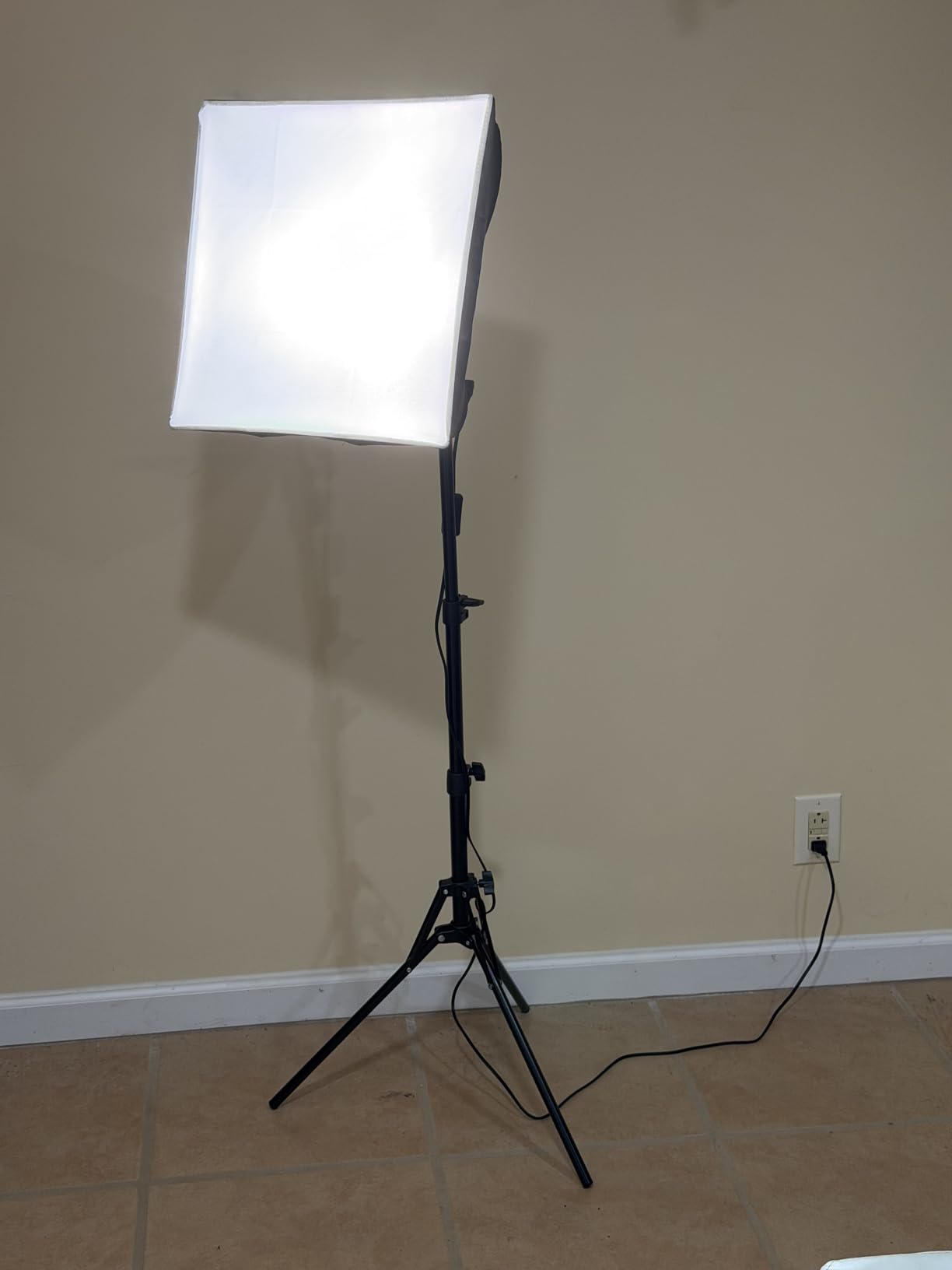 Softbox Lighting Kit 2pack, Thoslatay 16x16in Soft Box Upgrade 85W 2700-6400K 100-240V LED Bulbs Professional Photography Lighting Kit, Photo Studio Lights for Photoshoot/Video Recording/Live Streaming customer photo 2