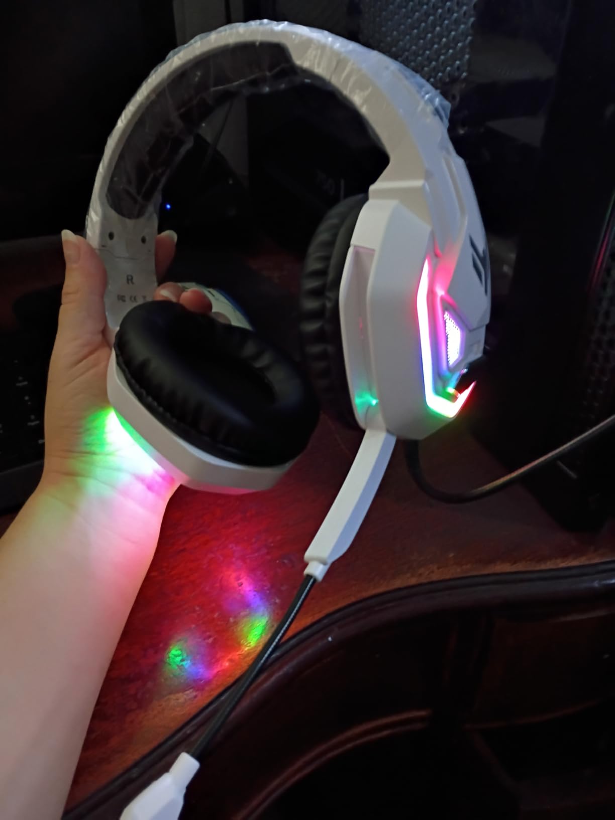 Gaming Headset for Xbox Series X|S Xbox One PS5 PS4 PC Switch Mac, Wired | 7.1 Surround Sound Over Ear Headphones, RGB Lighting, Flip Noise Canceling Mic, 50mm Drivers, Memory Foam Earcups customer photo 2