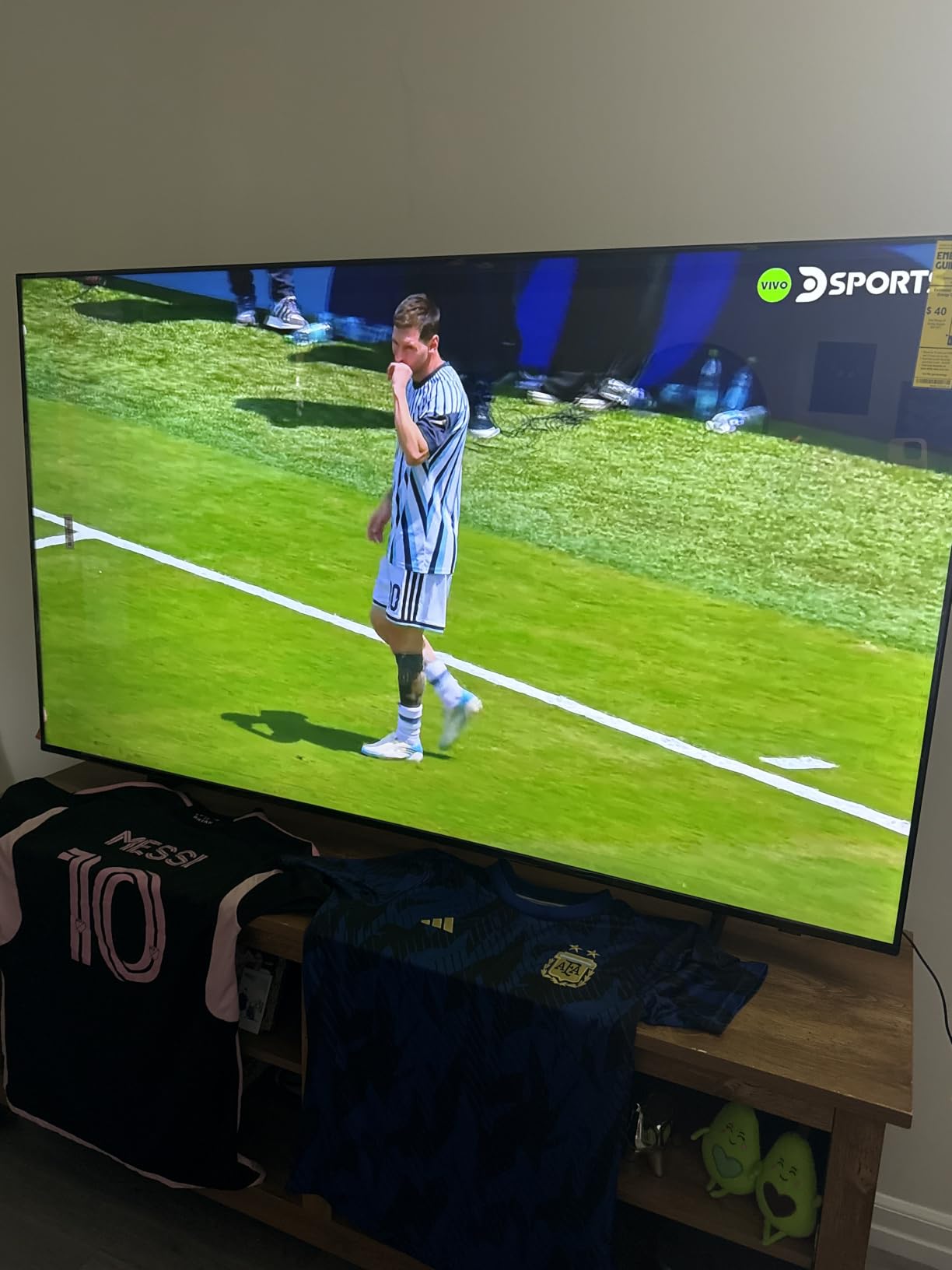Samsung 75-Inch Class U8000H Series Crystal UHD, 4K, Smart TV, 2026 Model | Samsung Vision AI Companion, Crystal Processor 4K, Endless Free Content, Motion Xcelerator, Color Booster, 4K Upscaling customer photo 2