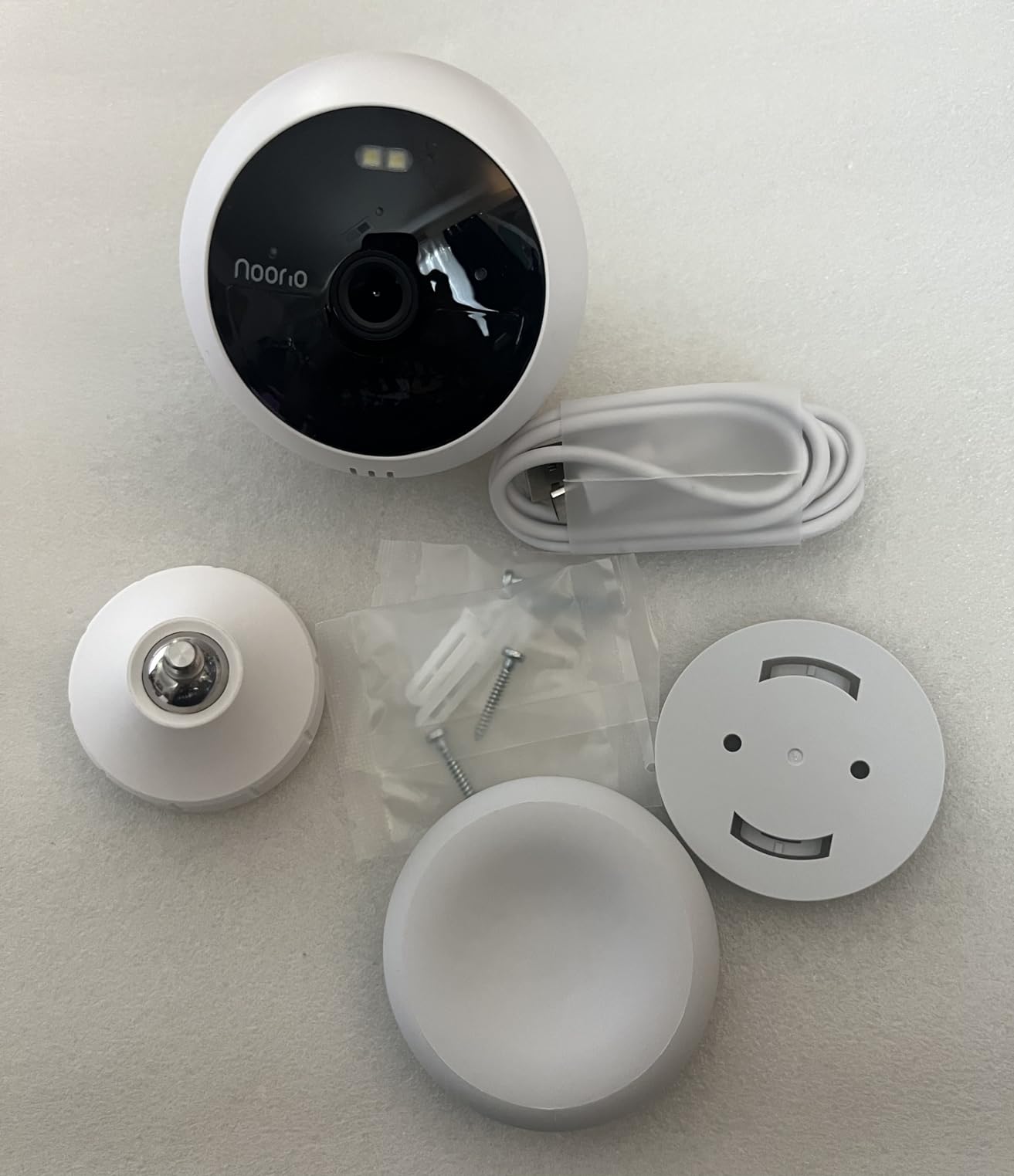Noorio Magnetic Wireless Security Camera Outdoor, Built-in 32GB Storage | Magnetic Mount Camera, Battery Powered Indoor&Outdoor Camera, Human/Pet Detection, Color Night Vision, 1080P, B200SE customer photo 1