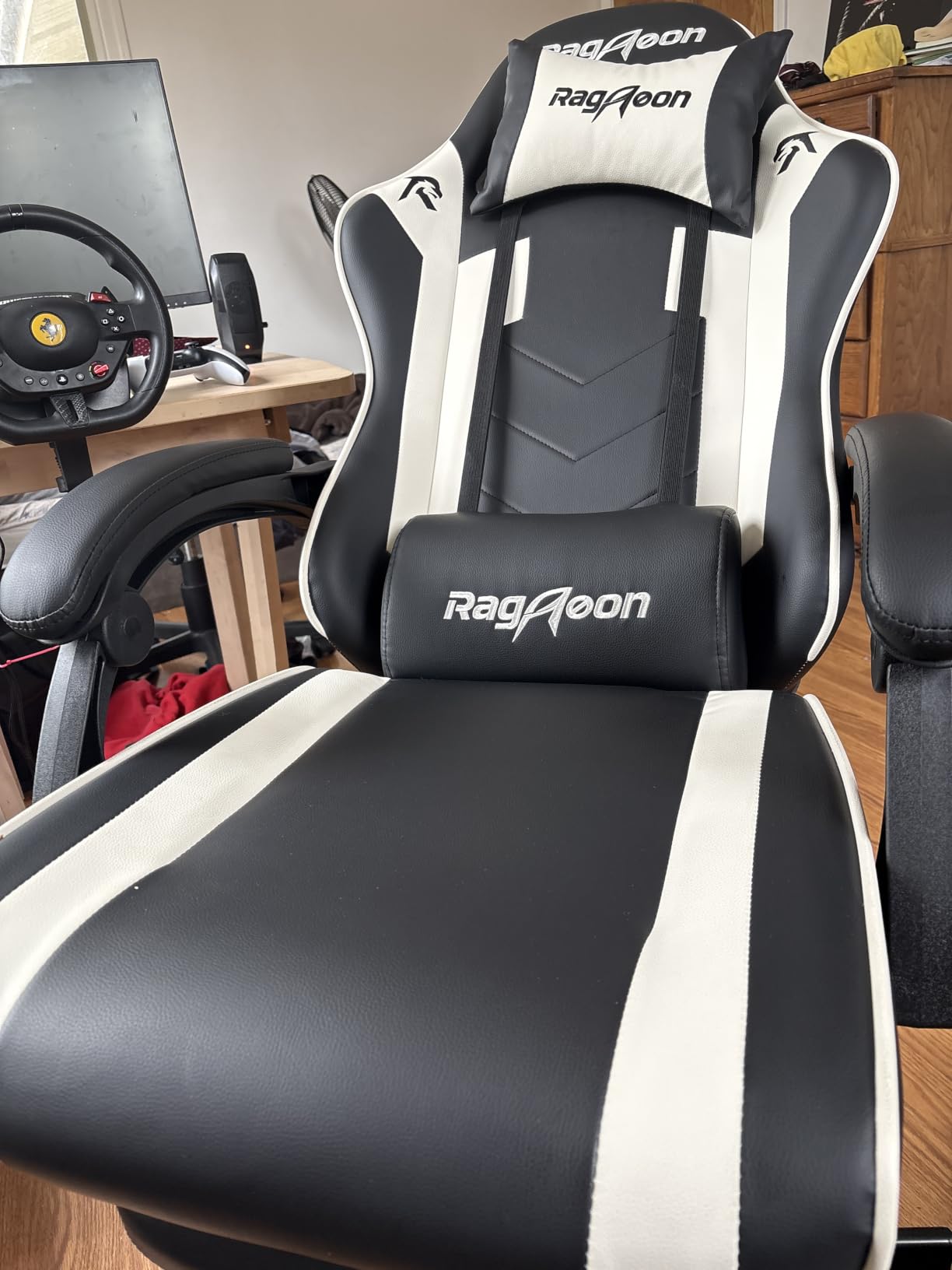 Gaming Chair for Adults Gamer Game Ergonomic PC Chair, 7-Point Support | Pocket Springs & Foam, 51cm Wide Seat, Sync Armrests, 90°-135° Backrest, PU Leather, Black and White, 400lbs Load customer photo 1