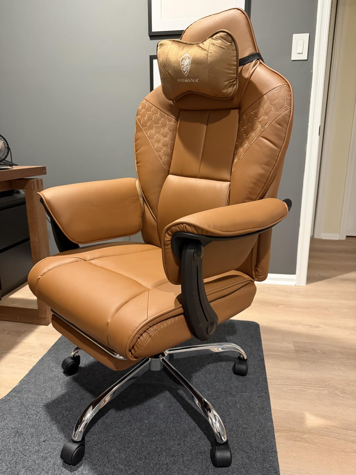 Dowinx Big and Tall Gaming Chair with Footrest for Home Office 500LBS Brown | High Back Leather Office Chair, Extra-Wide & Thick-Padded Seat Cushion with Ergonomic Lumbar Support and Soft Linkage Armrest customer photo 2
