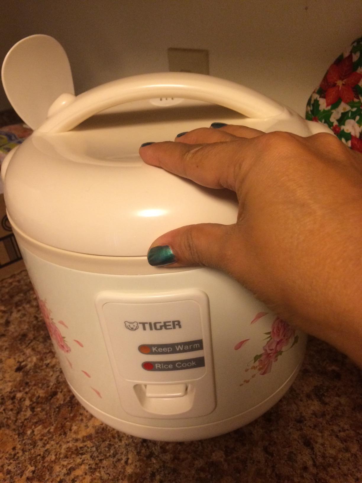 Tiger JAZ-A18U-FH 10-Cup (Uncooked) Rice Cooker and Warmer with Steam Basket, Floral White customer photo 1