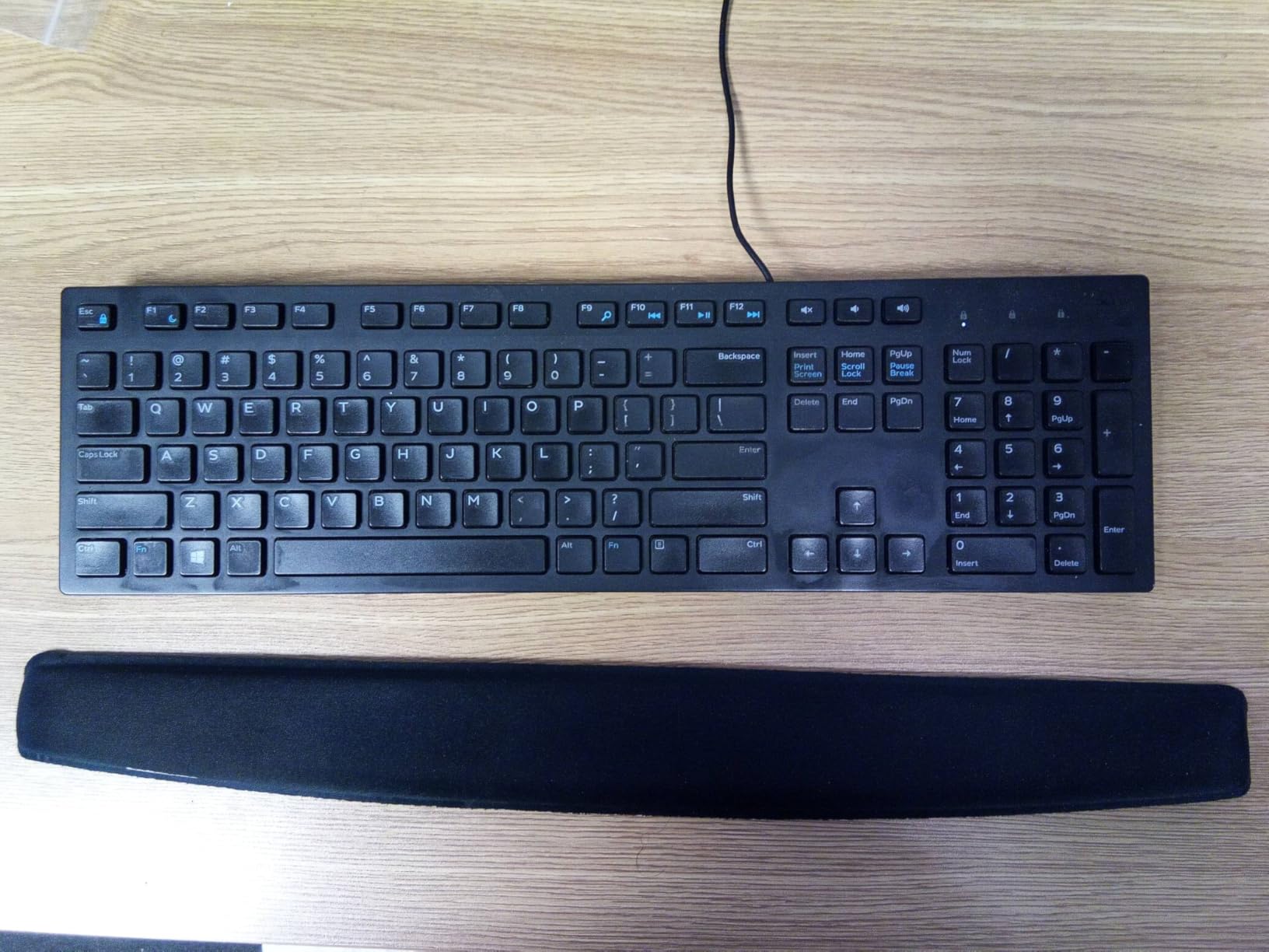 Fellowes Memory Foam Keyboard Wrist Rest - Black (9178201) customer photo 1