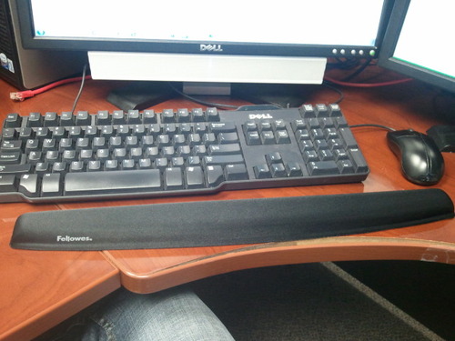 Fellowes Memory Foam Keyboard Wrist Rest - Black (9178201) customer photo 2