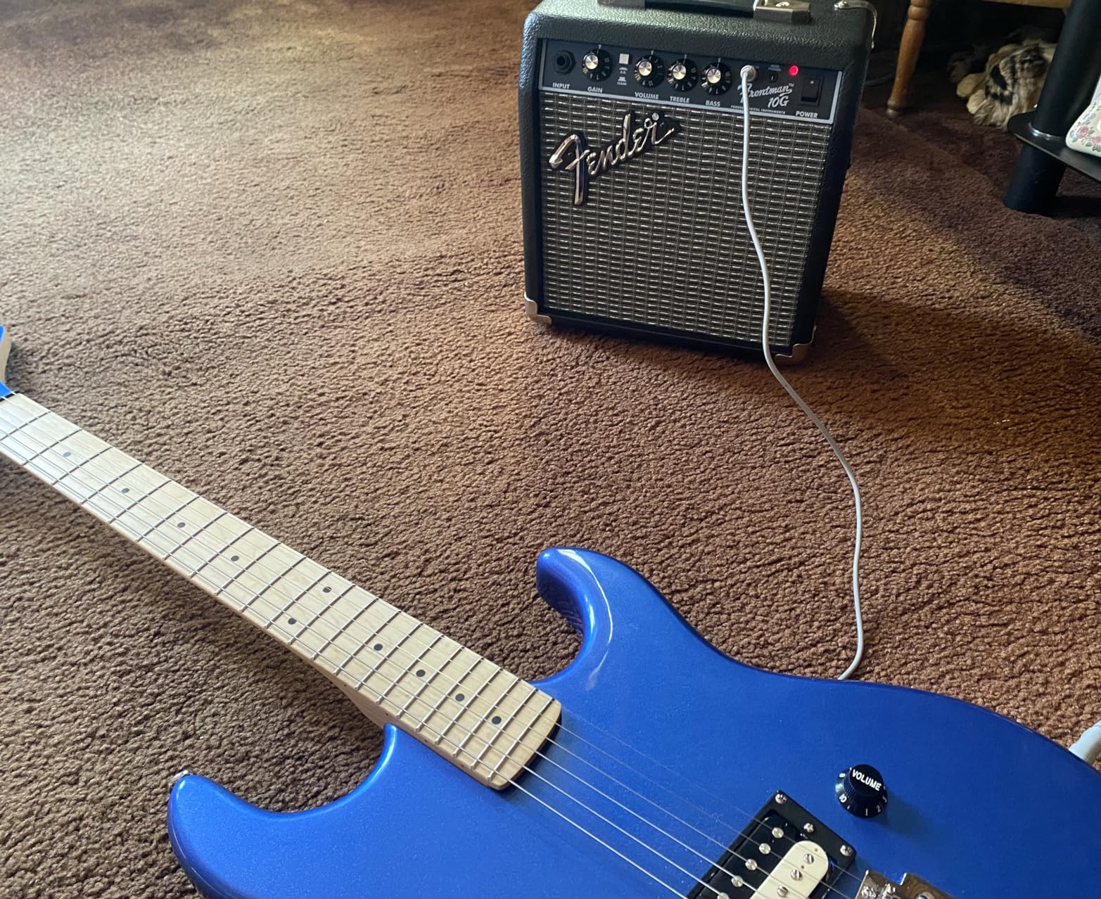 Fender Frontman 10G Electric Guitar Amplifier, 10-Watt Amp, Black/Silver customer photo 1
