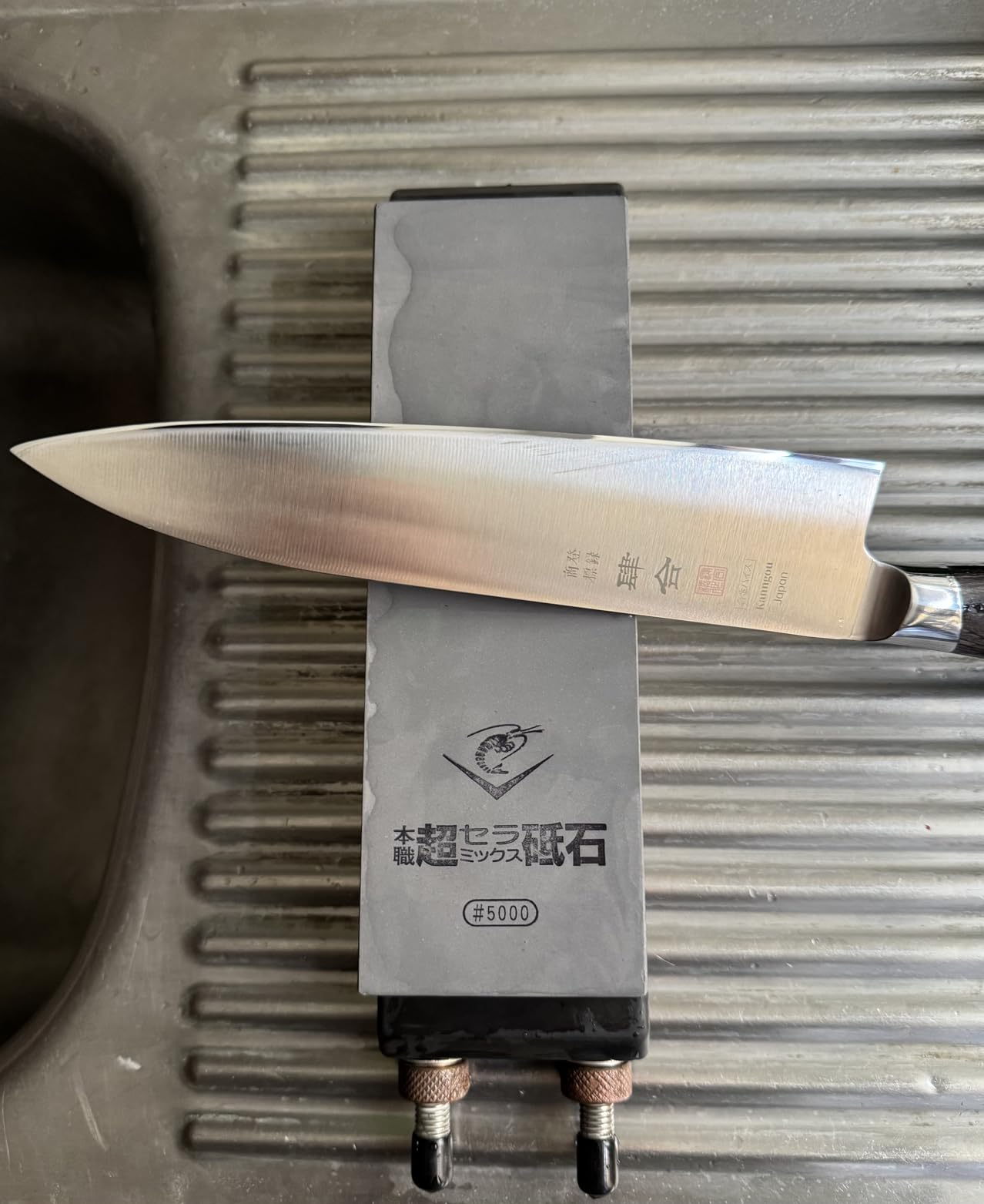 Sanelli Ambrogio SS-5000 Naniwa Polishing Industry Shrimp Mark, Professional Super Ceramic Whetstone with Base customer photo 2