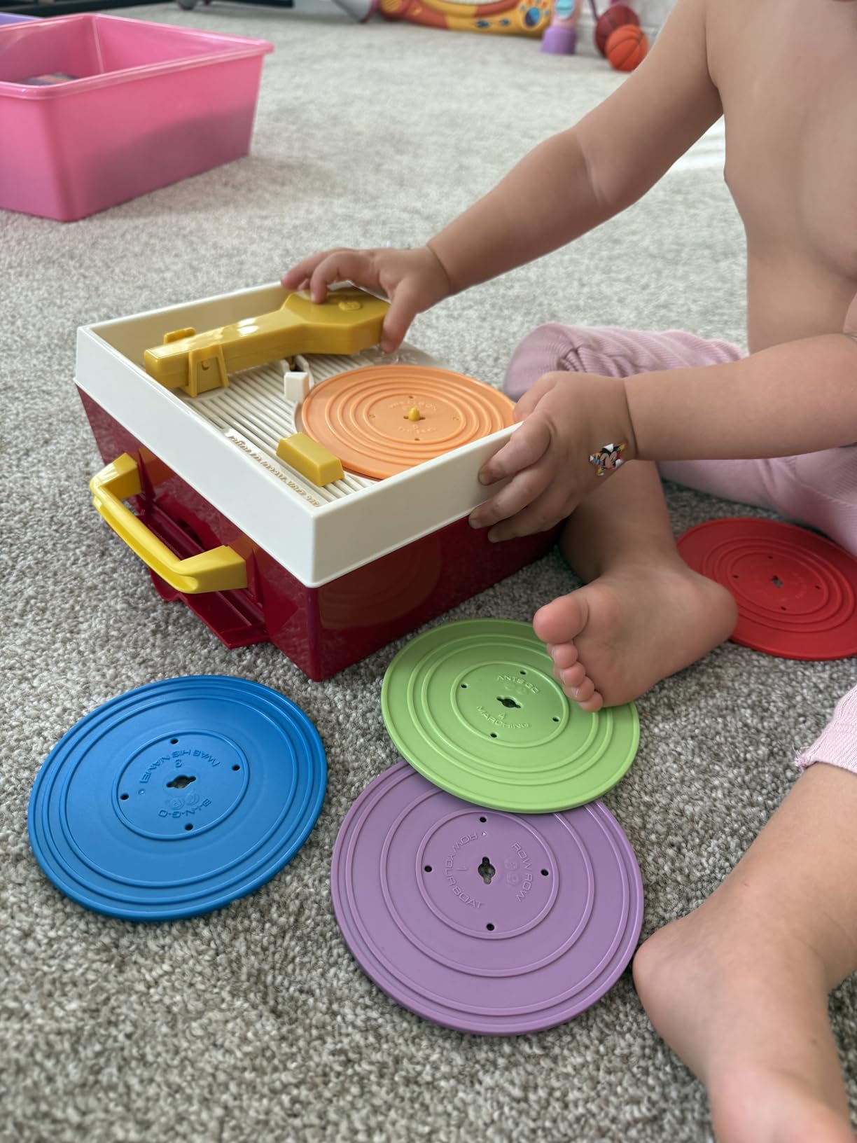 Fisher Price Classics - Record Player - Retro, Tactile Interactive Retro Toy for Kids, Girls, Boys, Toddlers, Baby, Preeschooler, Unisex 18 Months + customer photo 2
