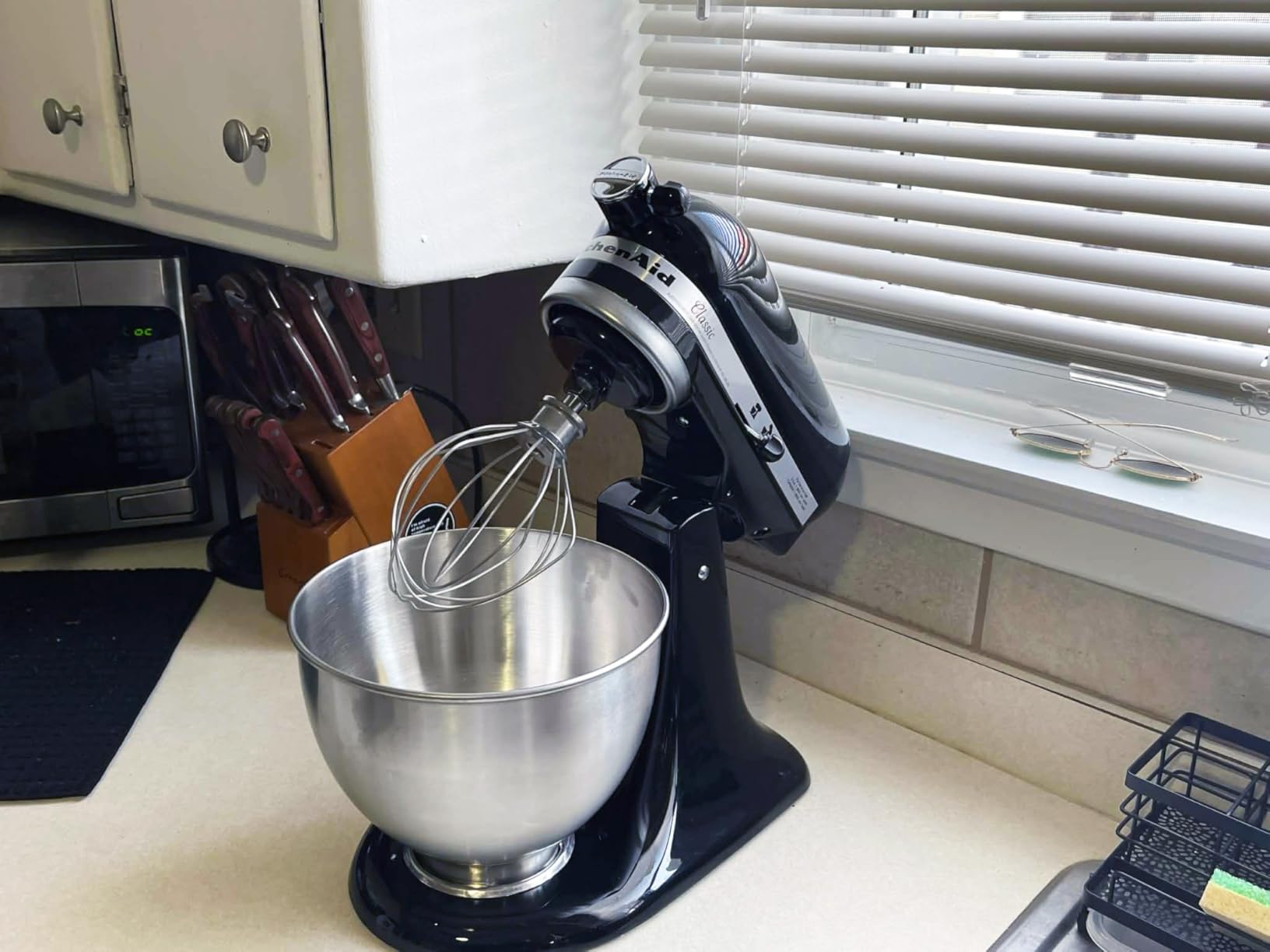 KitchenAid Classic Series 4.5 Quart Tilt-Head Stand Mixer K45SS, Onyx Black customer photo 2