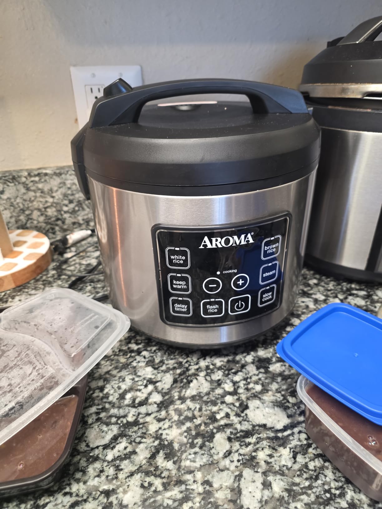Aroma Housewares 20 Cup Cooked (10 cup uncooked) Digital Rice Cooker, Slow Cooker, Food Steamer, SS Exterior (ARC-150SB),Black customer photo 1