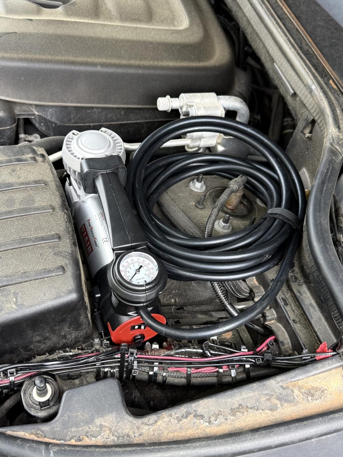 VIAIR 88P - 00088 Portable Compressor Kit with Alligator Clamps, Tire Inflator, Tire Air Pump, 12V, 120 PSI, for Up to 33 Inch Tires customer photo 1