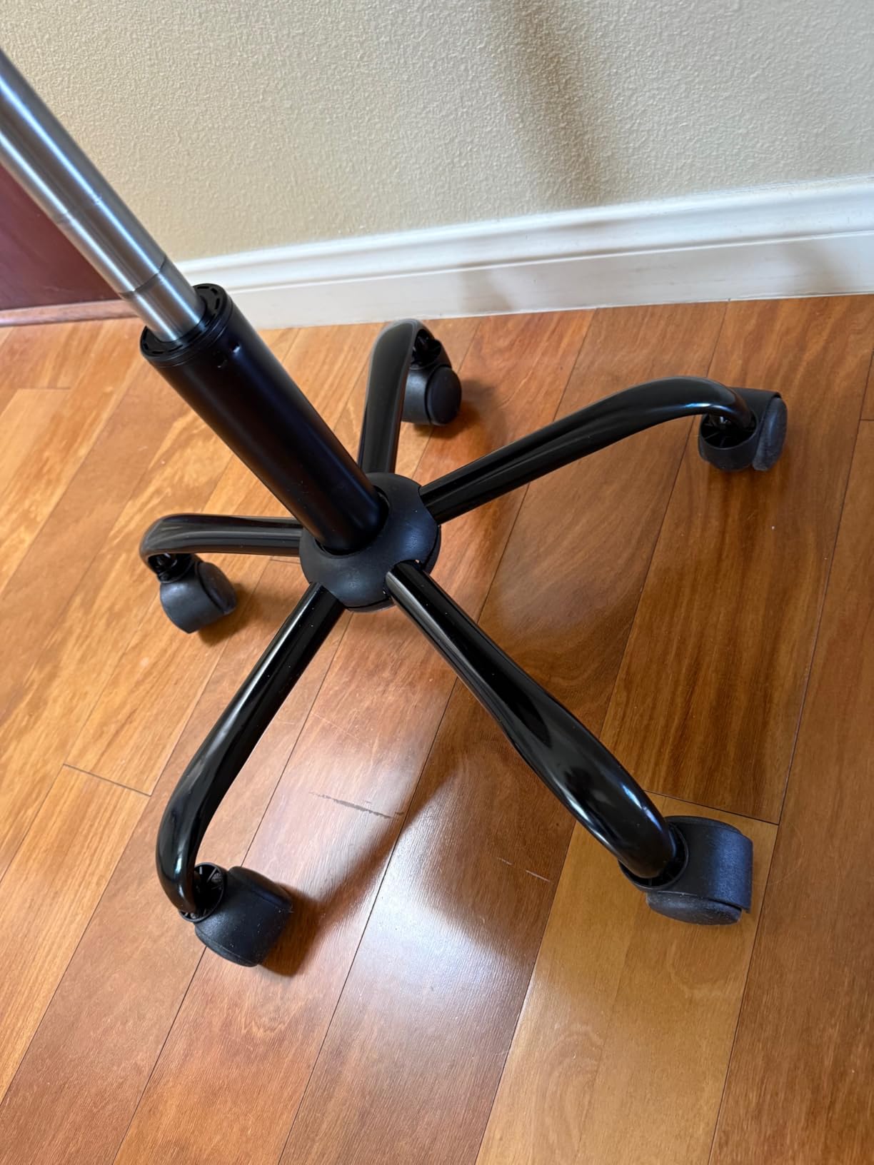 BestOffice | Armless Office Chair | Black | with Lumbar Support customer photo 1