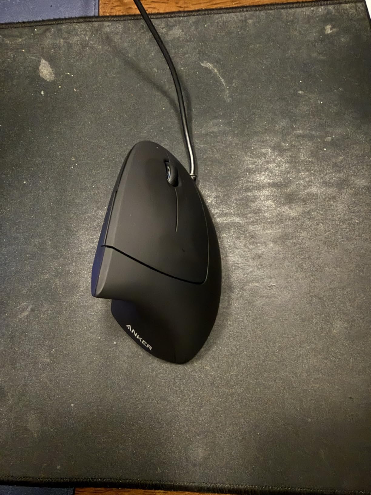 Anker USB Wired Vertical Mouse, Ergonomic Mouse for Computer and Laptops | Vertical Mouse with 5 Buttons, 1000/1600 DPI, Optical Technology, USB Corded for Computer and Laptop, Black customer photo 2