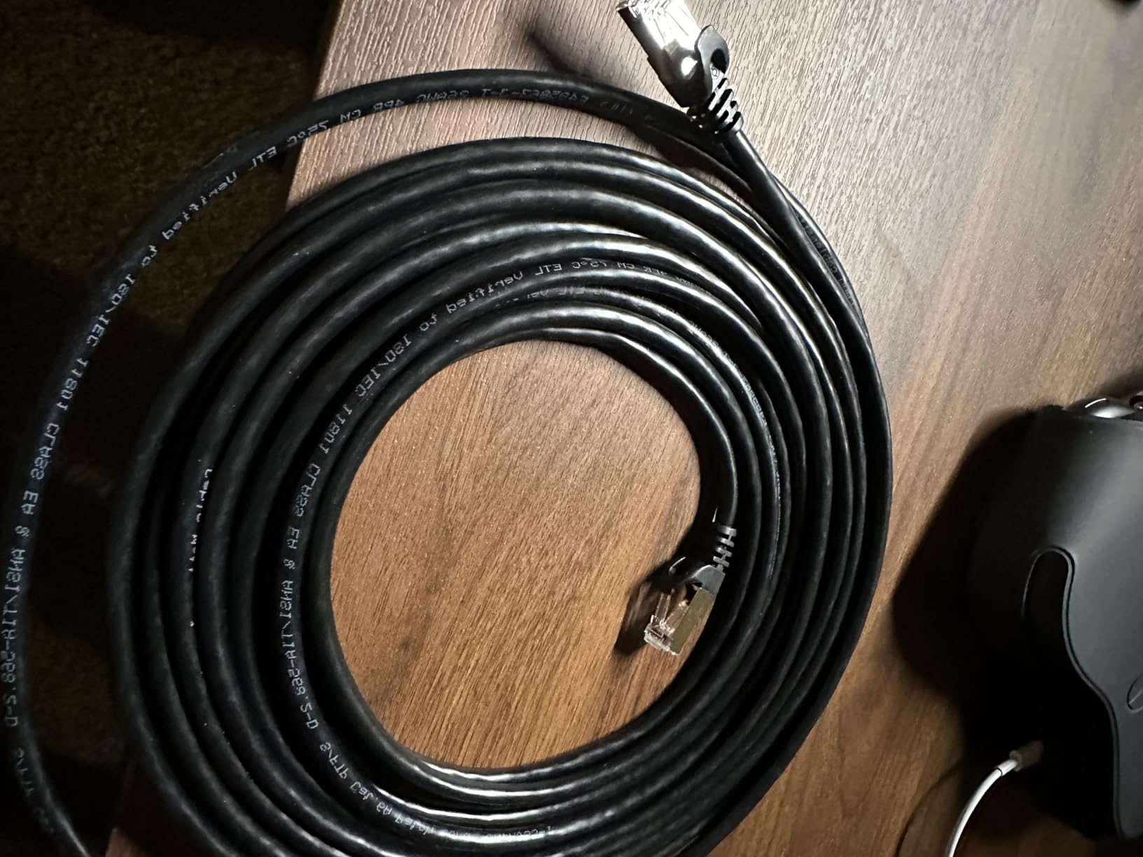 Cable Matters 10Gbps Snagless Shielded Cat 6A Ethernet Cable, 100ft, Black customer photo 1