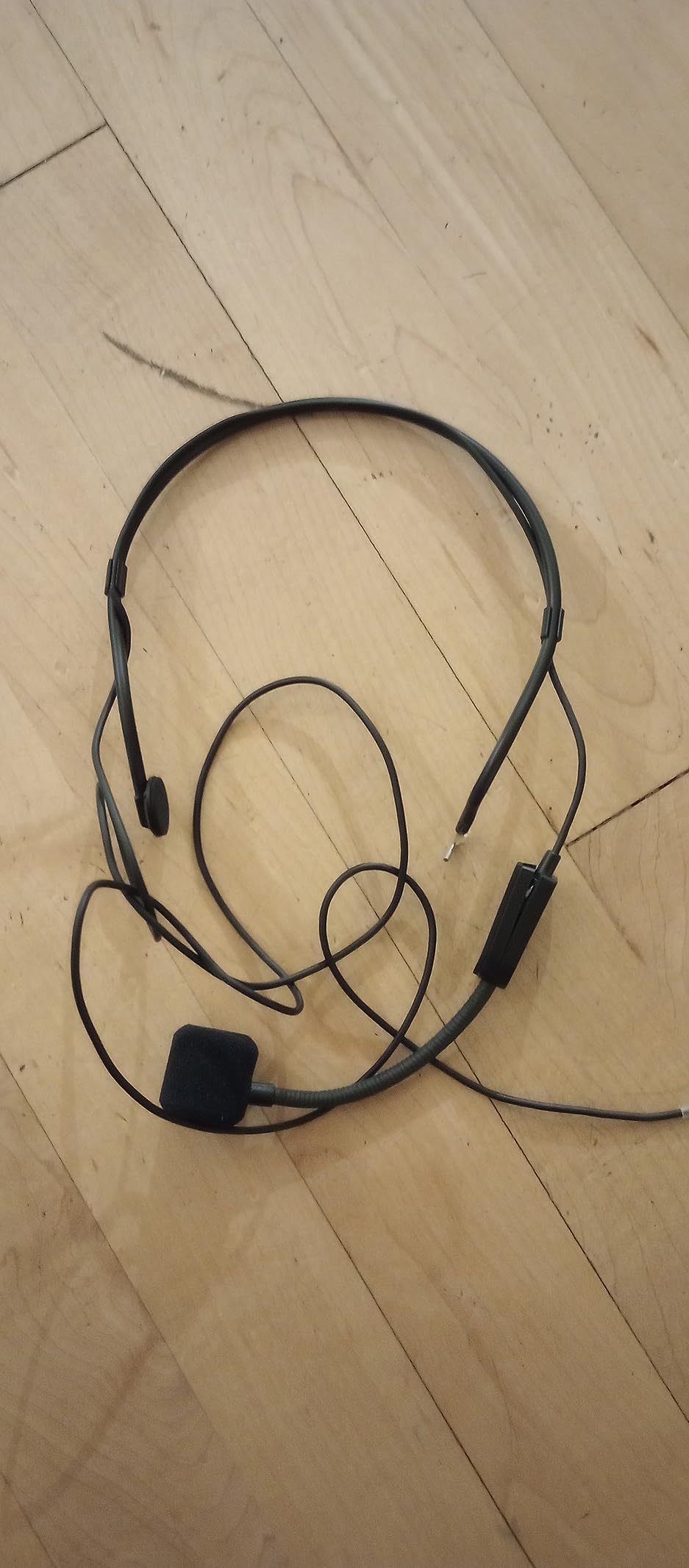 Shure PGA31-TQG Wireless Headworn Condenser Microphone customer photo 2