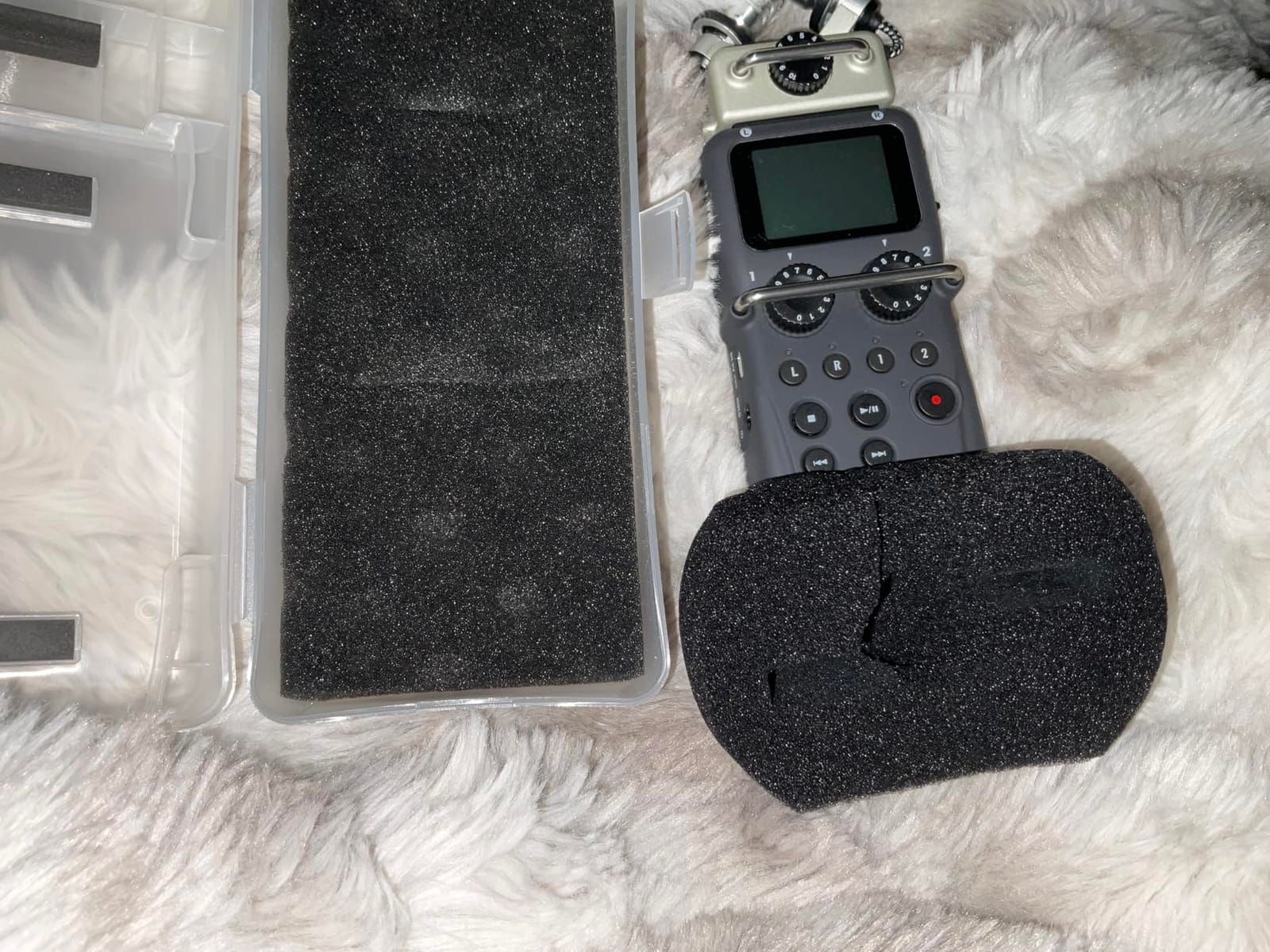 Zoom H5 4-Track Handheld Recorder for Filmmakers & Musicians customer photo 1